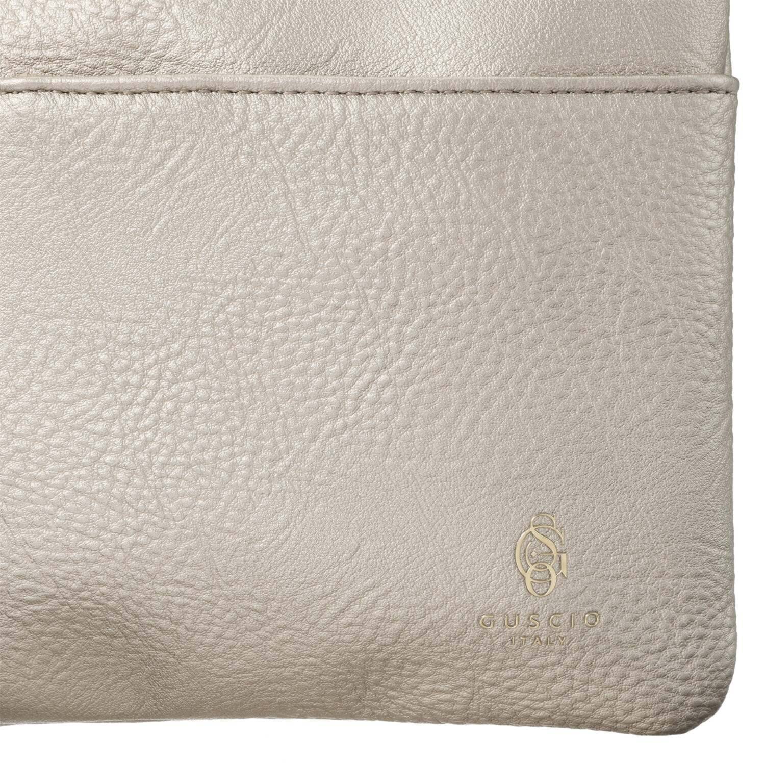 グッシオイタリー はっ水 こだわりのレザータッチ ６ポケット ３ウェイリュック ＜ショルダーバッグ付＞