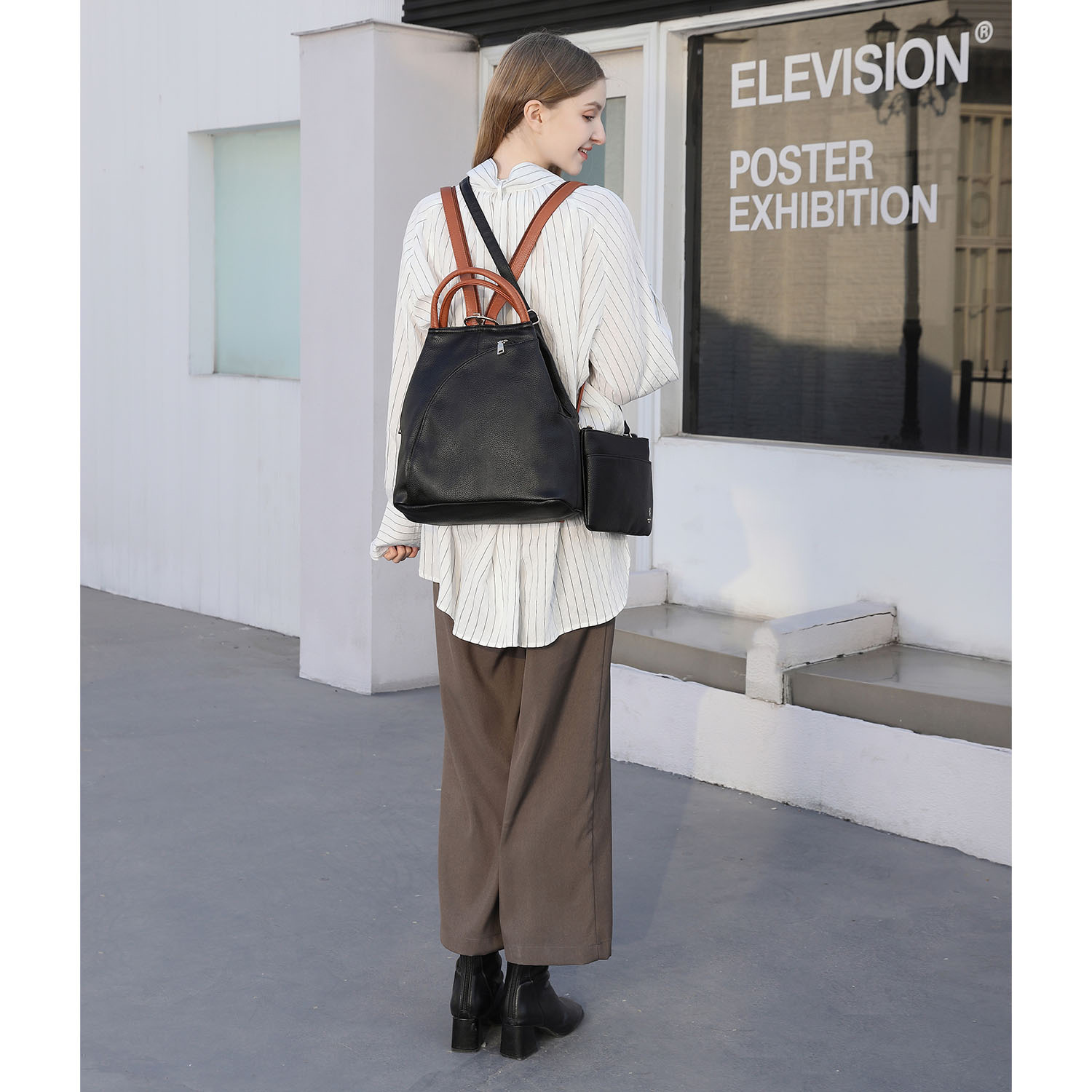 グッシオイタリー はっ水 こだわりのレザータッチ ６ポケット ３ウェイリュック ＜ショルダーバッグ付＞