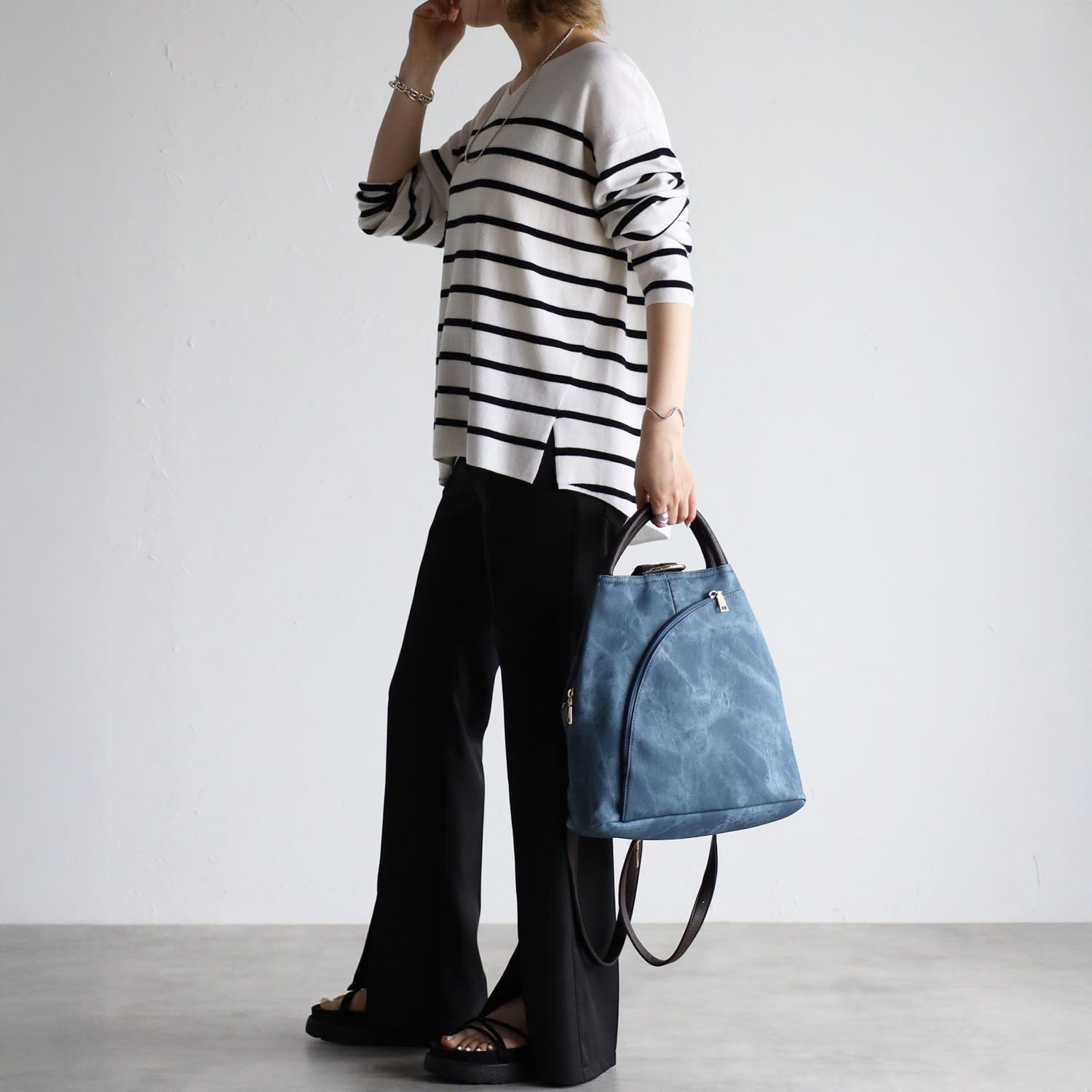 グッシオイタリー はっ水 こだわりのレザータッチ ６ポケット ３ウェイリュック ＜ショルダーバッグ付＞