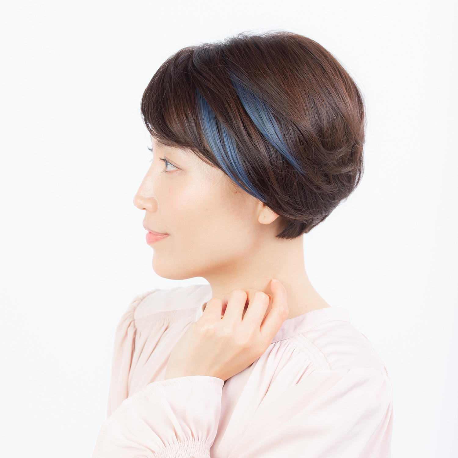 ＫＡＺＵＥウイッグ 上品で立体的に見える色＆ 自毛となじみやすい！ 大人の ショートカラーエクステ 同色２本セット