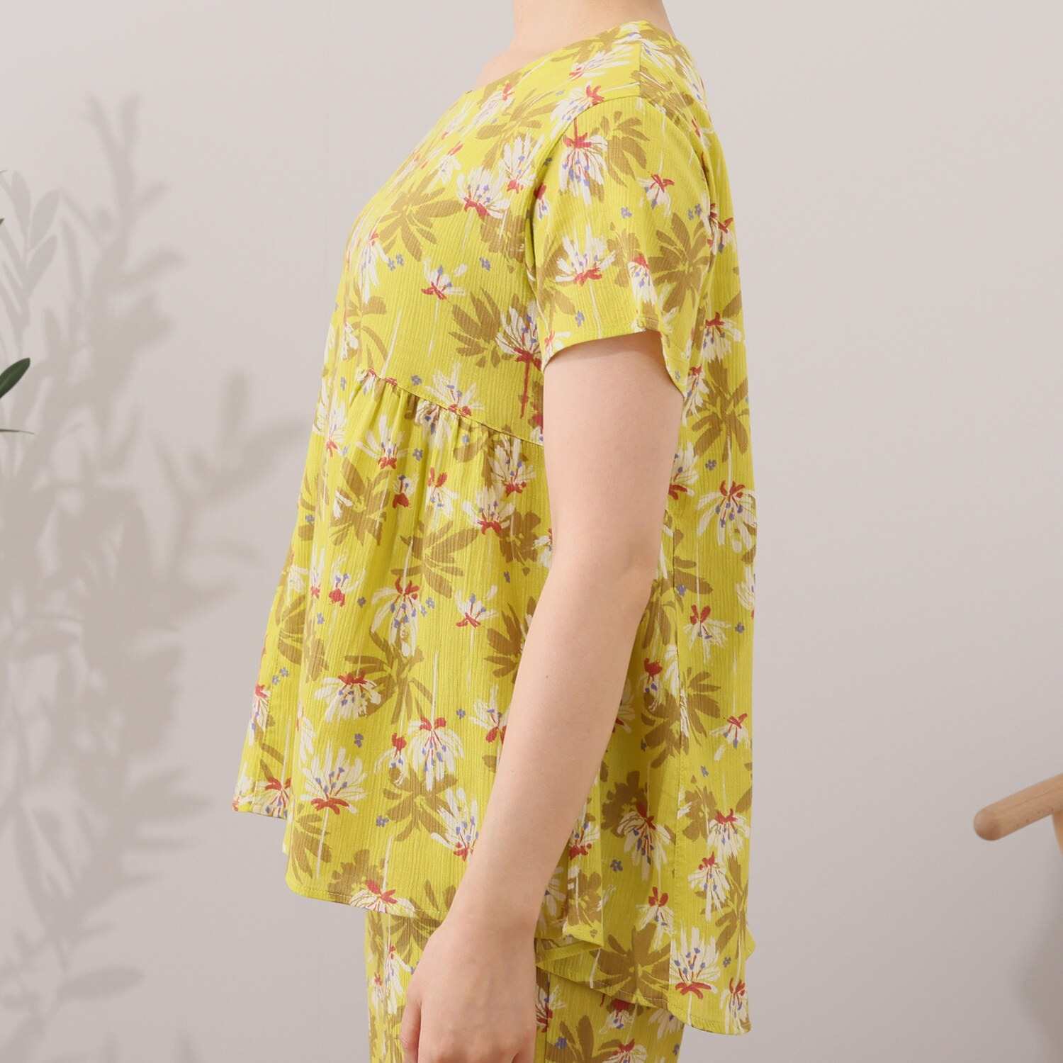 リラキュート 吸水速乾 綿１００％クレープ サイドギャザーＴシャツ＆ 切替フリル七分丈パンツ