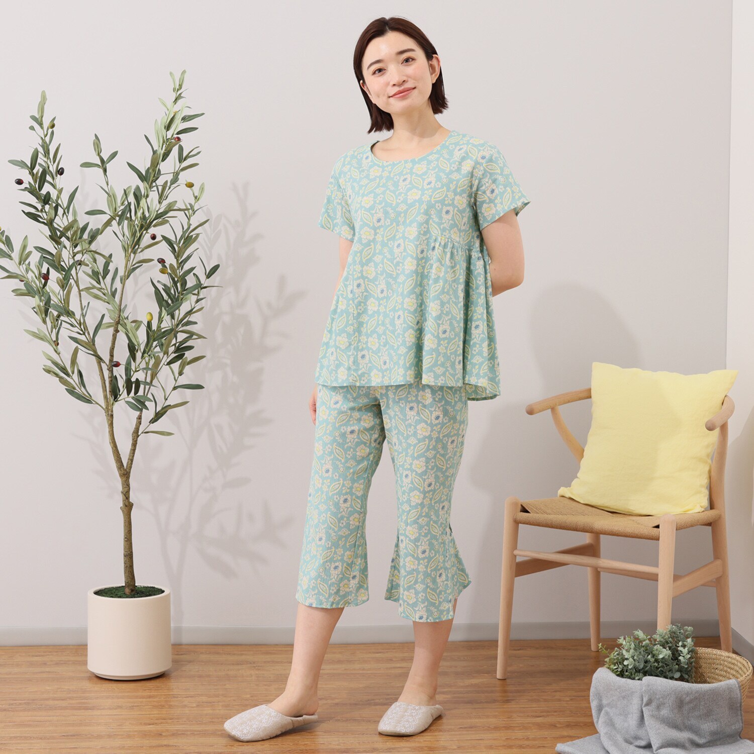 リラキュート 吸水速乾 綿１００％クレープ サイドギャザーＴシャツ＆ 切替フリル七分丈パンツ