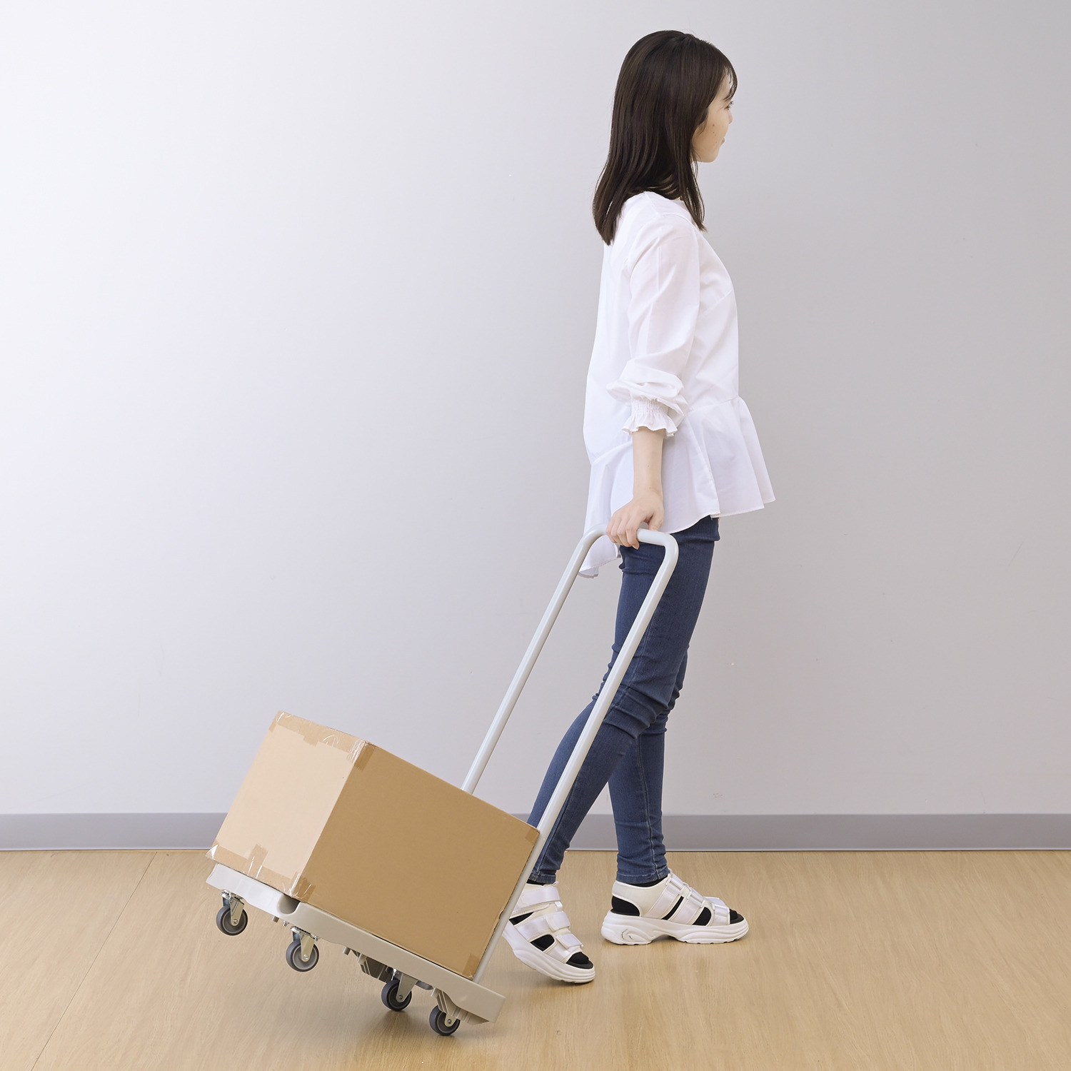 コンパクトで小回りが利く 日常生活の かわいい味方 お手軽キャリーカート スリム