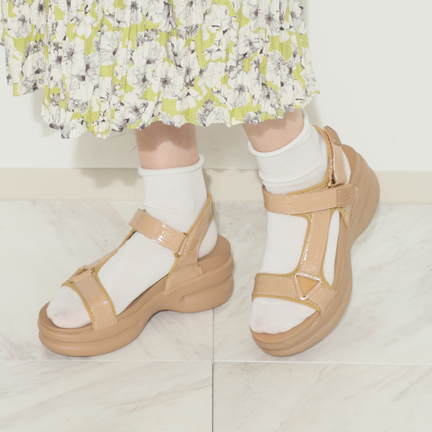 ノーネーム 厚底サンダル “コンクリート”