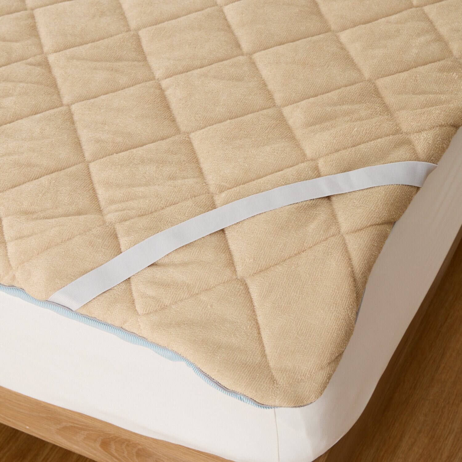 ｎｉｓｈｉｋａｗａ　西川 １枚４役！ 春夏秋冬つかえる ４シーズン敷きパッド ＜シングル＞