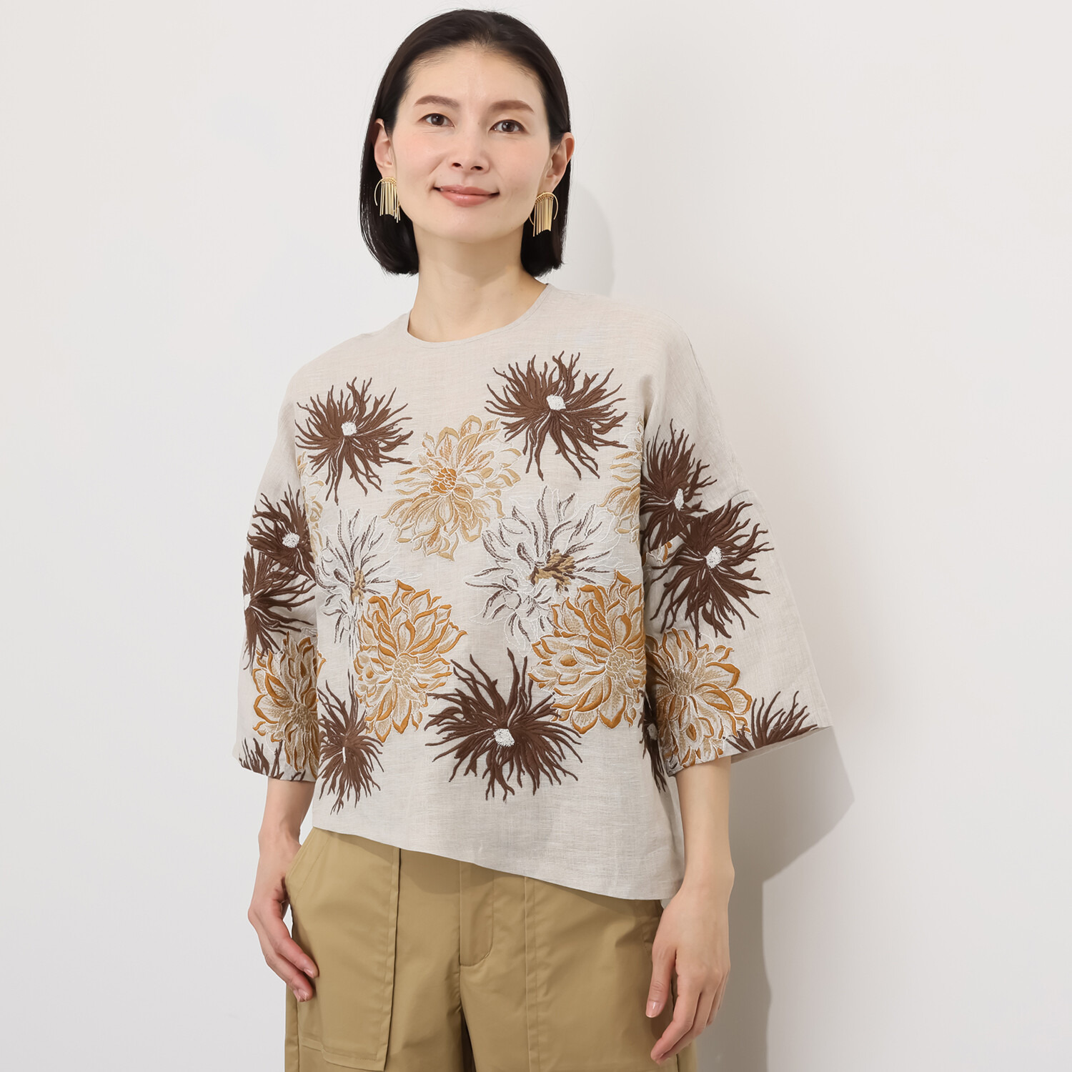 ジョヴァンナ　ニコライ イタリア製 リネン１００％ 刺しゅうブラウス