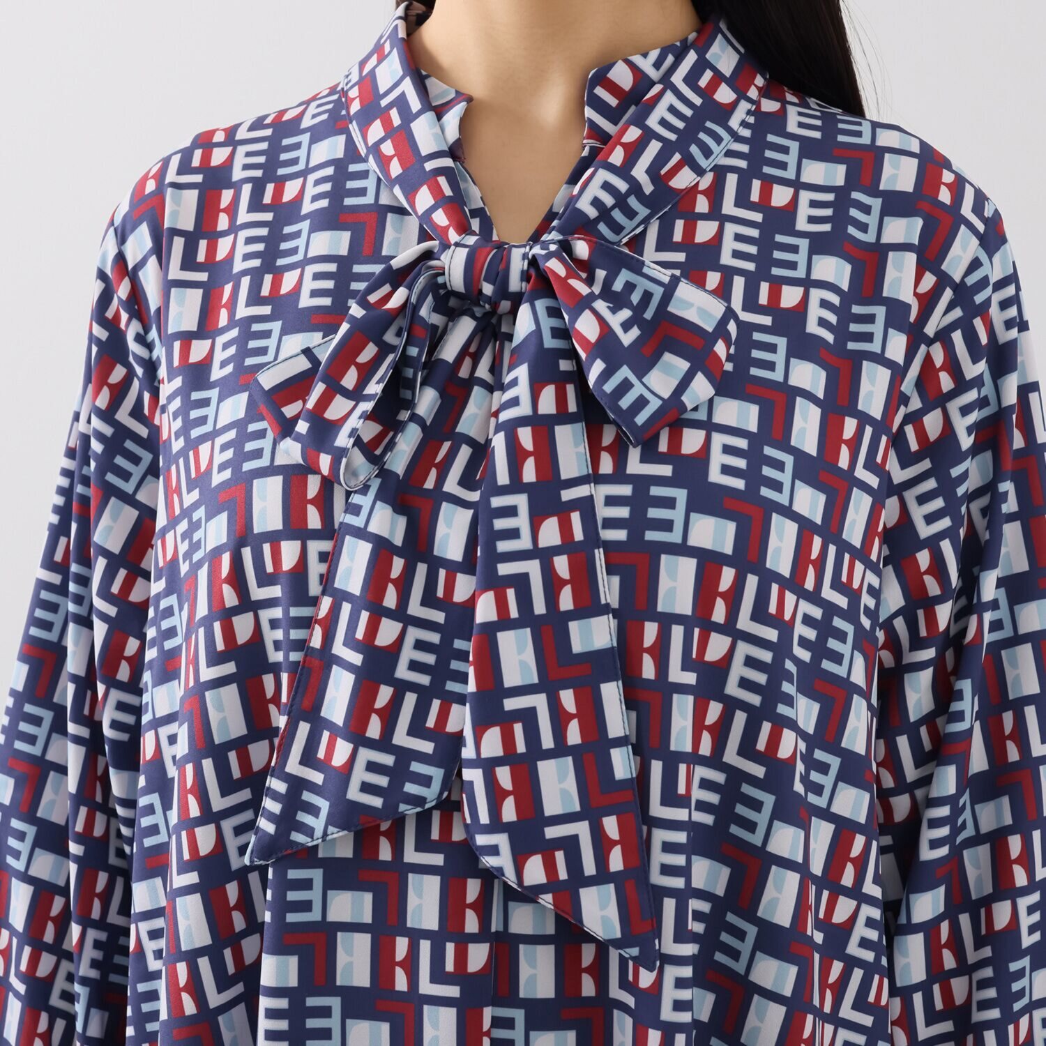 エル　ステュディオ ボウタイ付 ＥＬＬＥグラフィック ワンピース