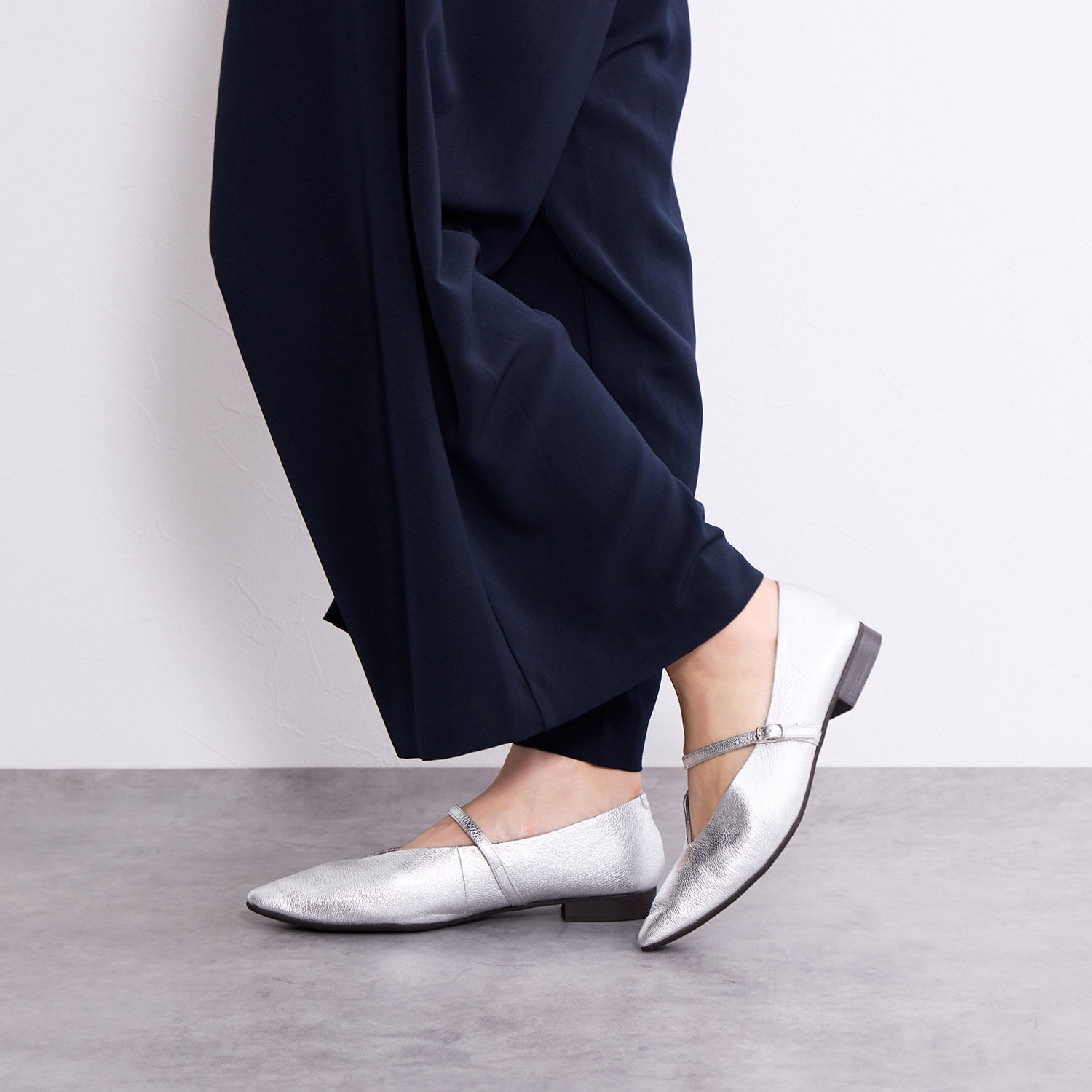 卑弥呼 本革 メリージェーン フラットパンプス