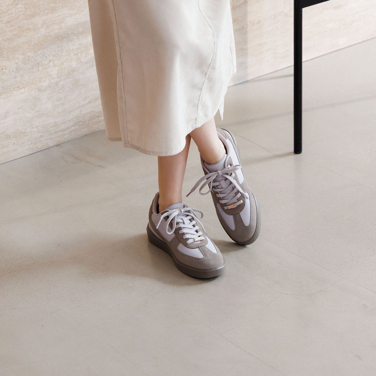 卑弥呼 はっ水 牛革スエードコンビ コートソールスニーカー