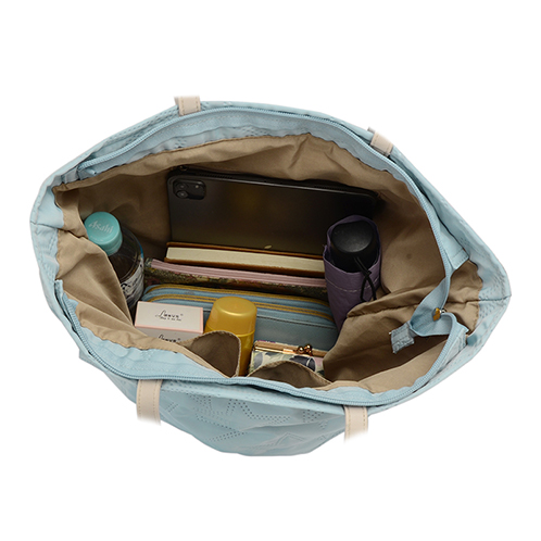 ラルジュ 星柄キルト風加工 ポーチ付 Ａ４トートバッグ