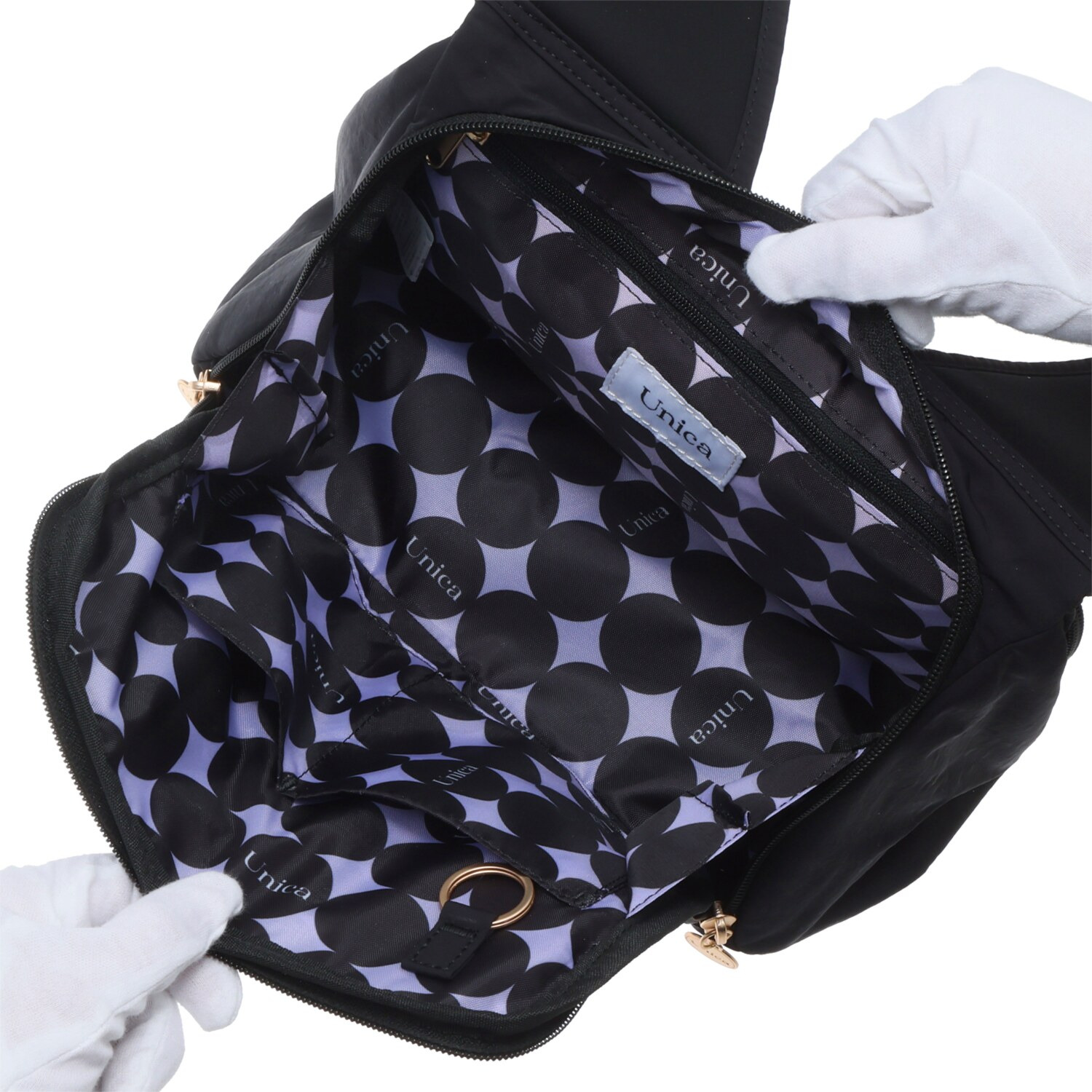 ウニカ 身体のラインに寄り添う 軽量 タックポケット ショルダーバッグ