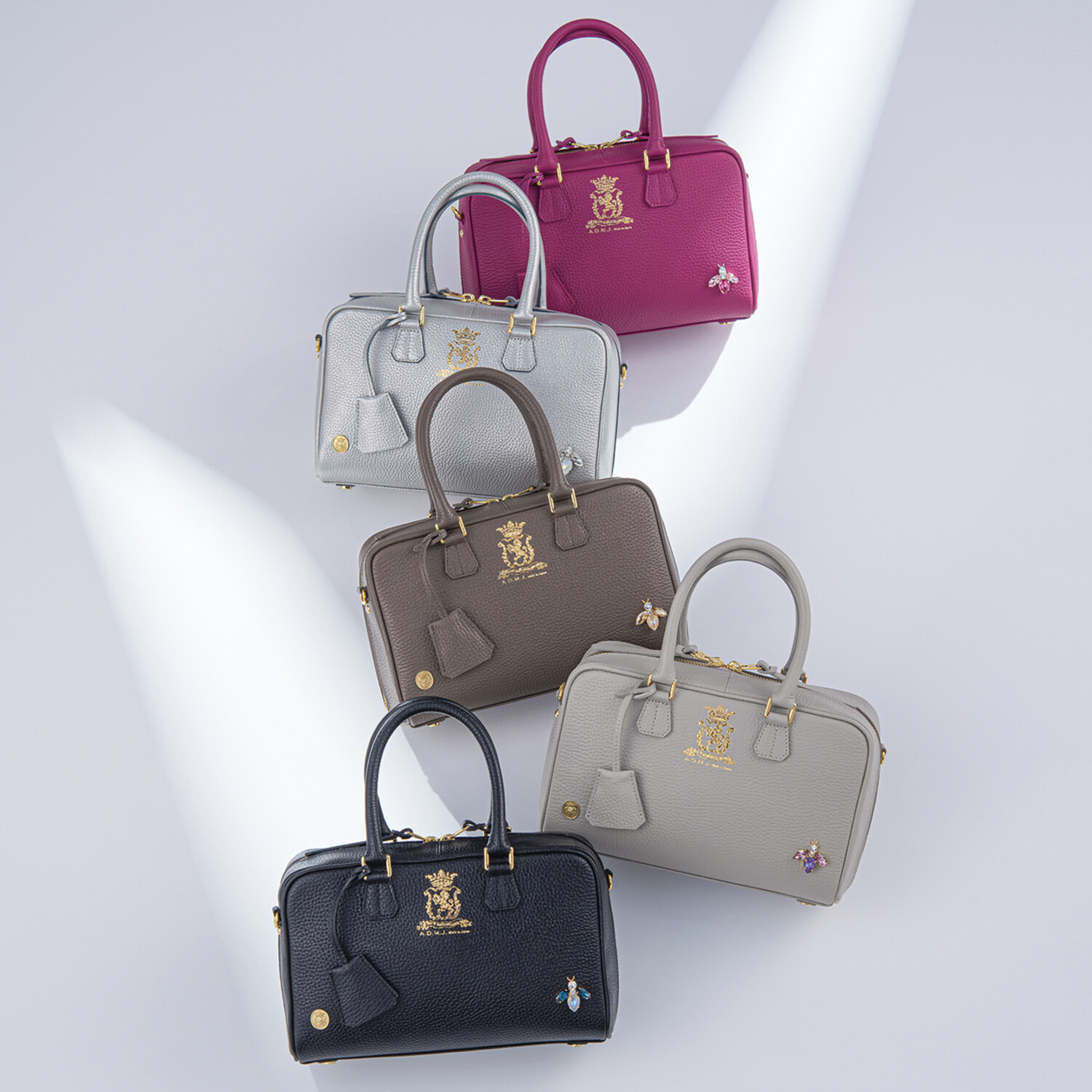 エーディーエムジェイ ＴＨＥ　ＢＥＥ 牛革シュリンク型押し 全開ボストンバッグ