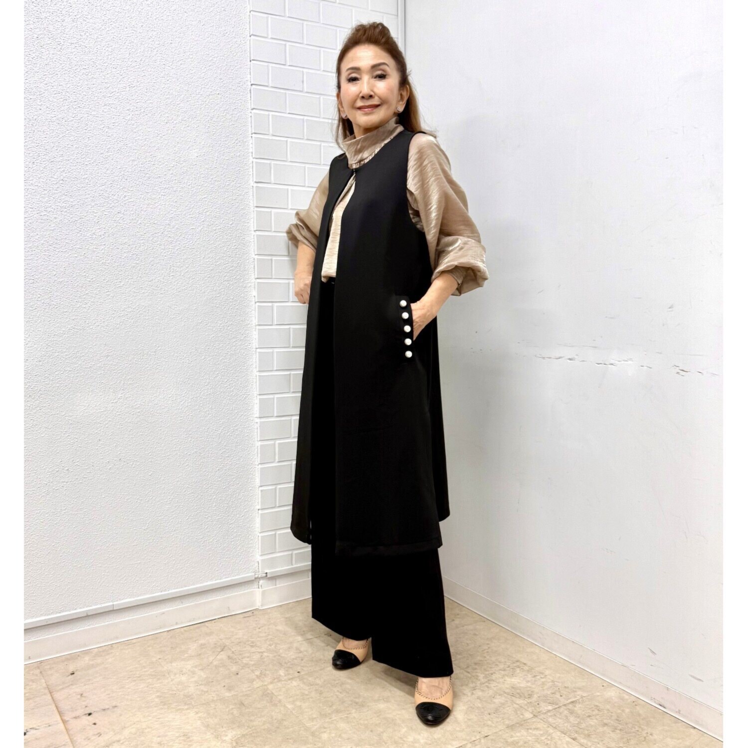 マダムヒロコ ポケットパール調 アクセント付きジレ