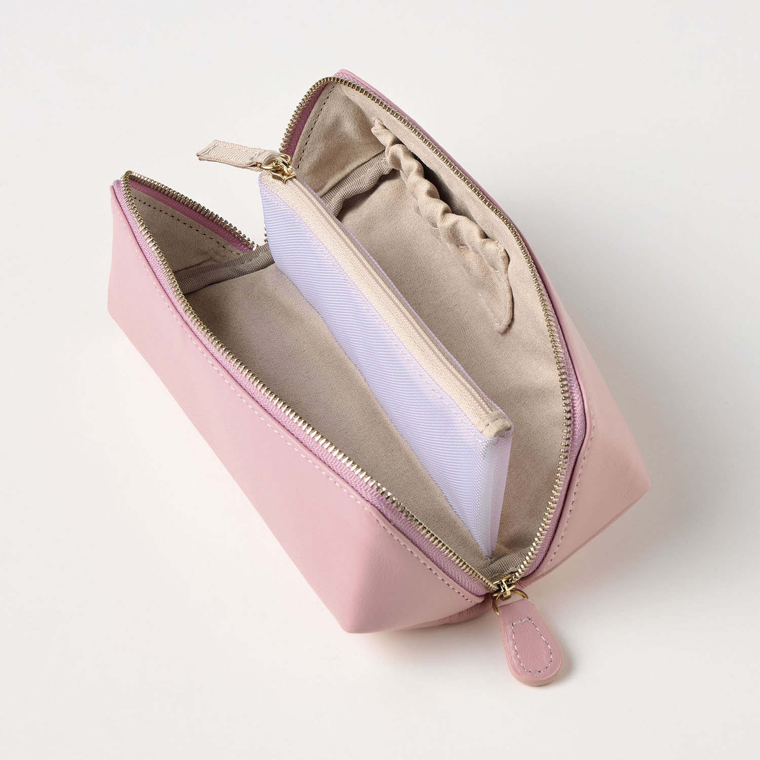 １つで コンパクトにまとまる ラムレザーメガネケース