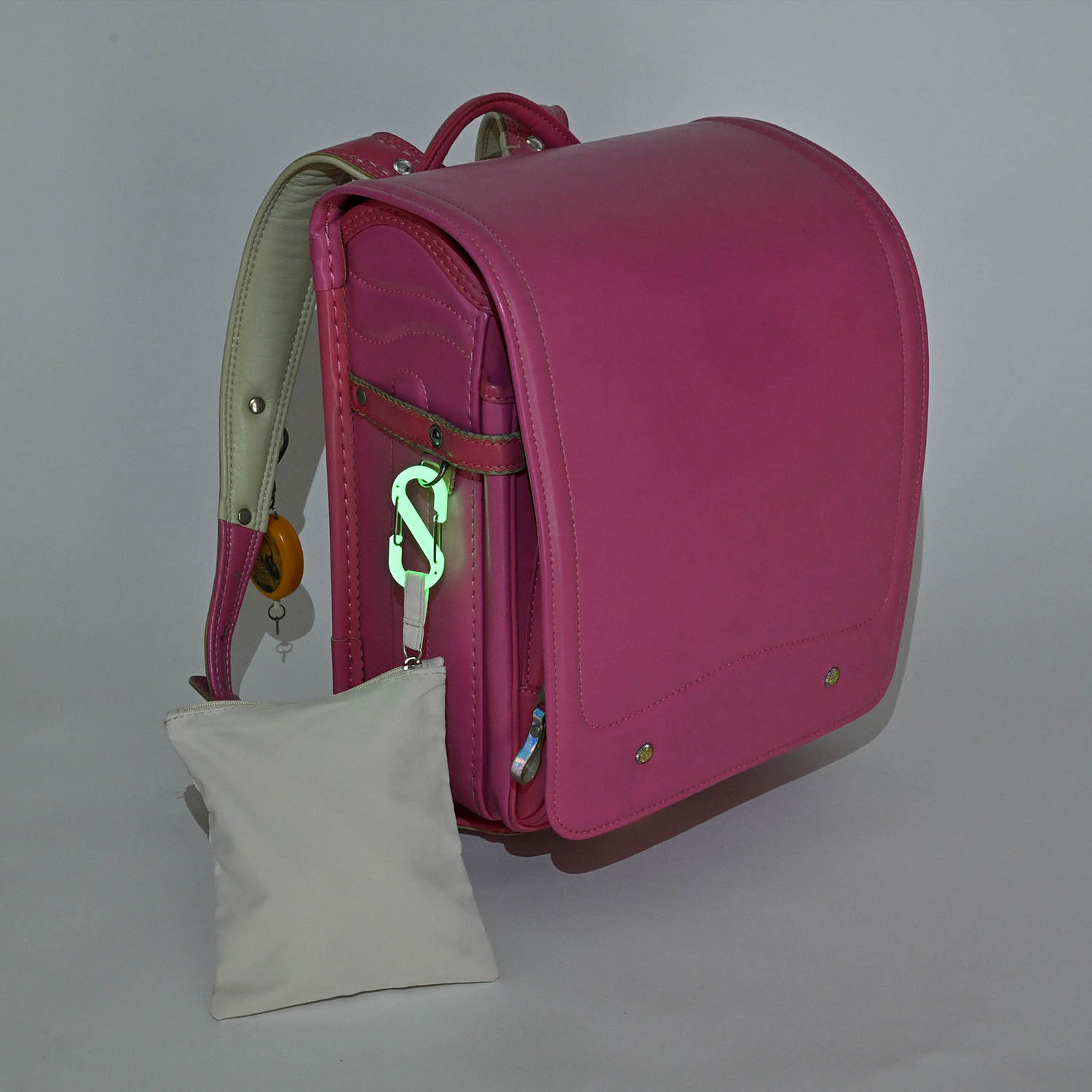 いざという時の目印に！ 光るカラビナ４個セット