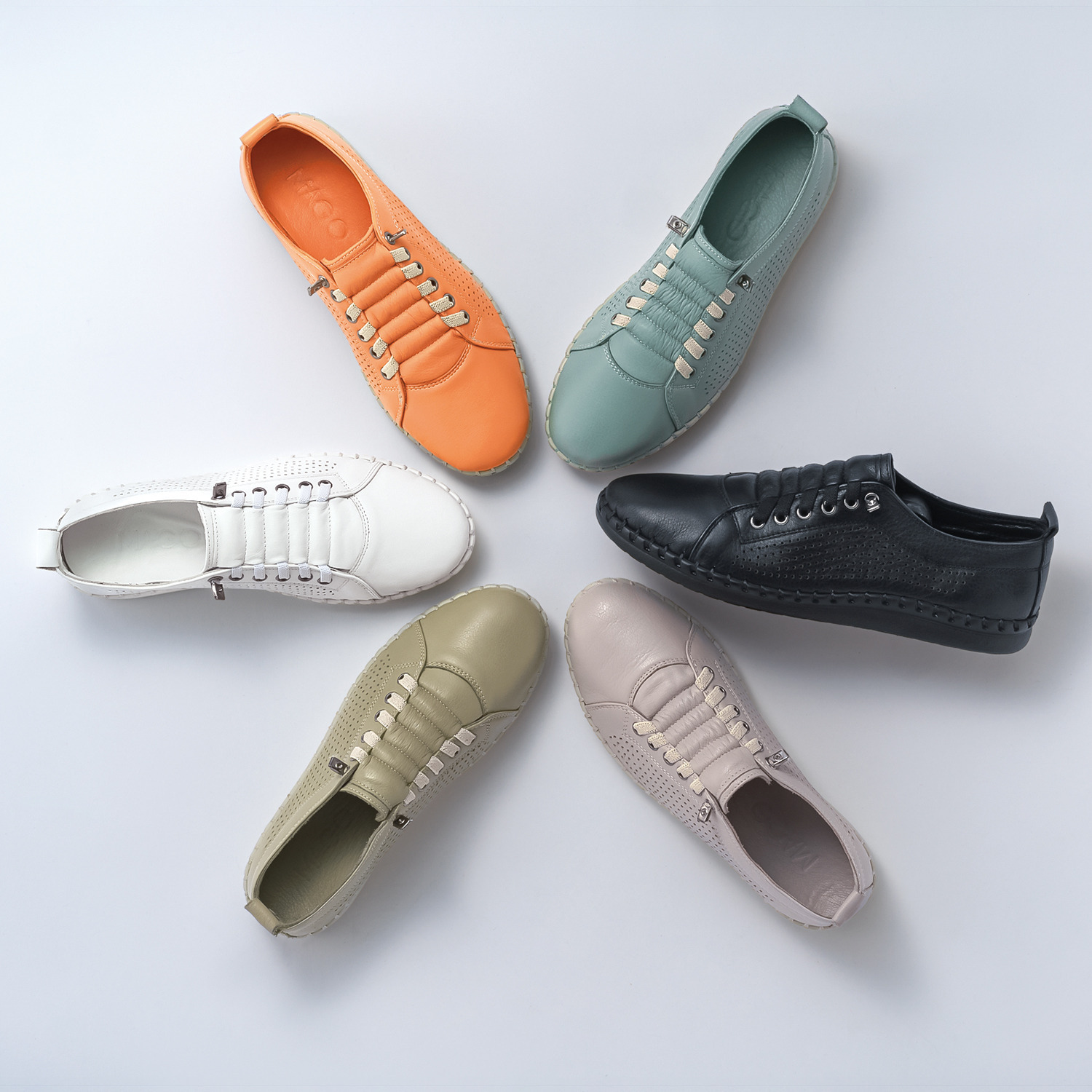 ホッシュ メイドインイスタンブール ソフトカウレザー パンチングスニーカー