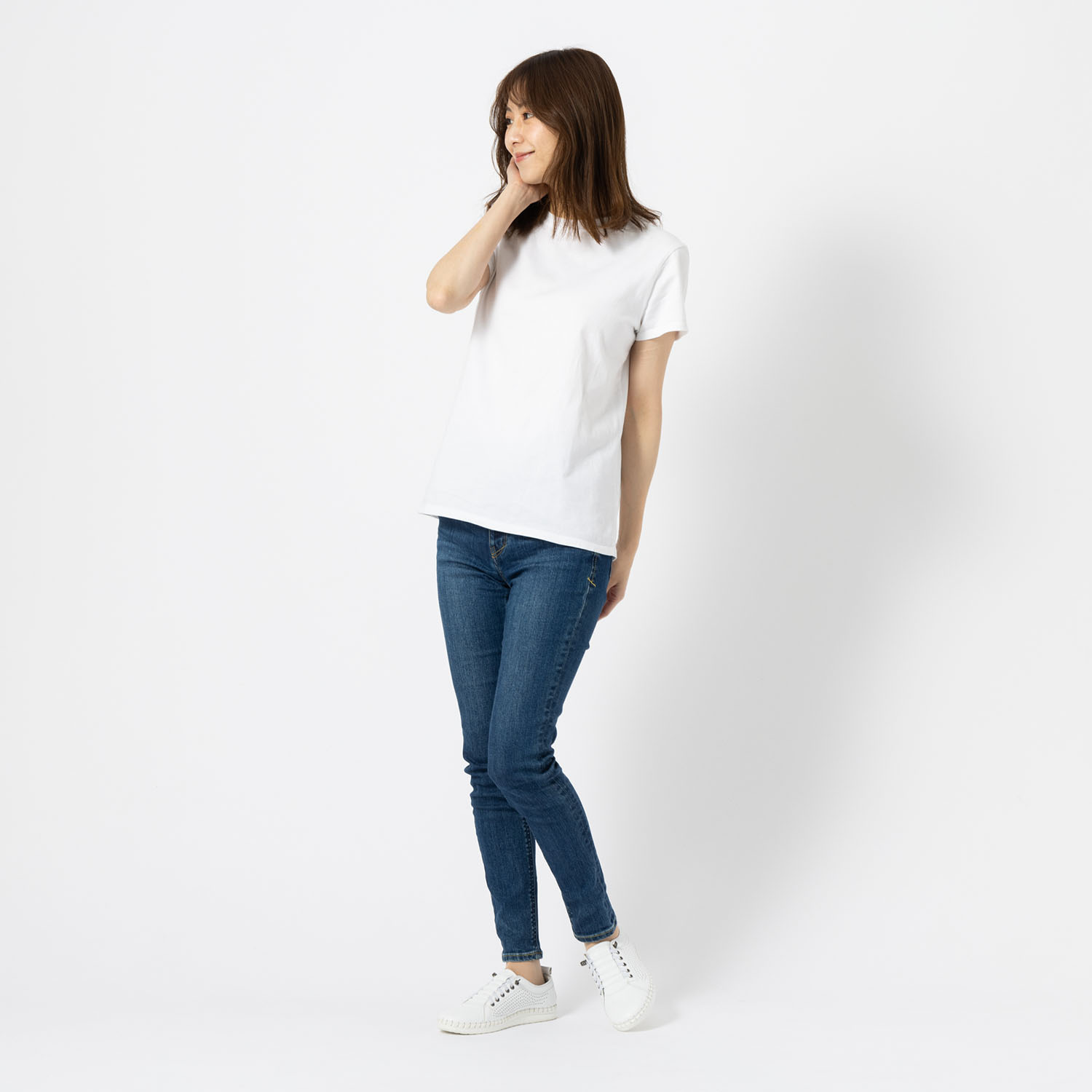 ホッシュ メイドインイスタンブール ソフトカウレザー パンチングスニーカー