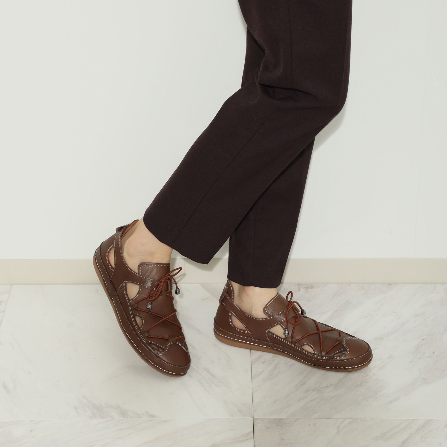 ホッシュ メイドインイスタンブール ソフトカウレザー レースアップスリッポン