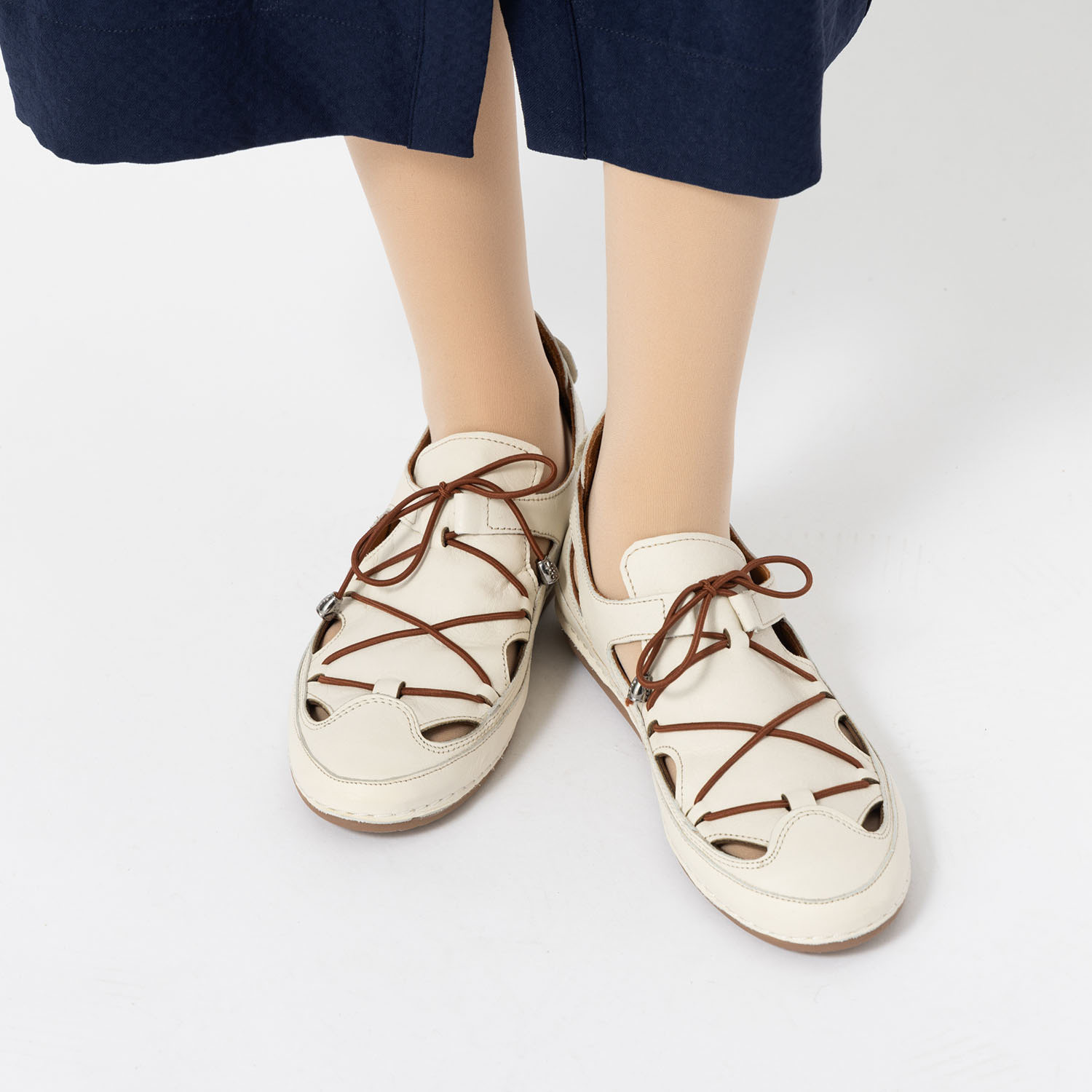 ホッシュ メイドインイスタンブール ソフトカウレザー レースアップスリッポン