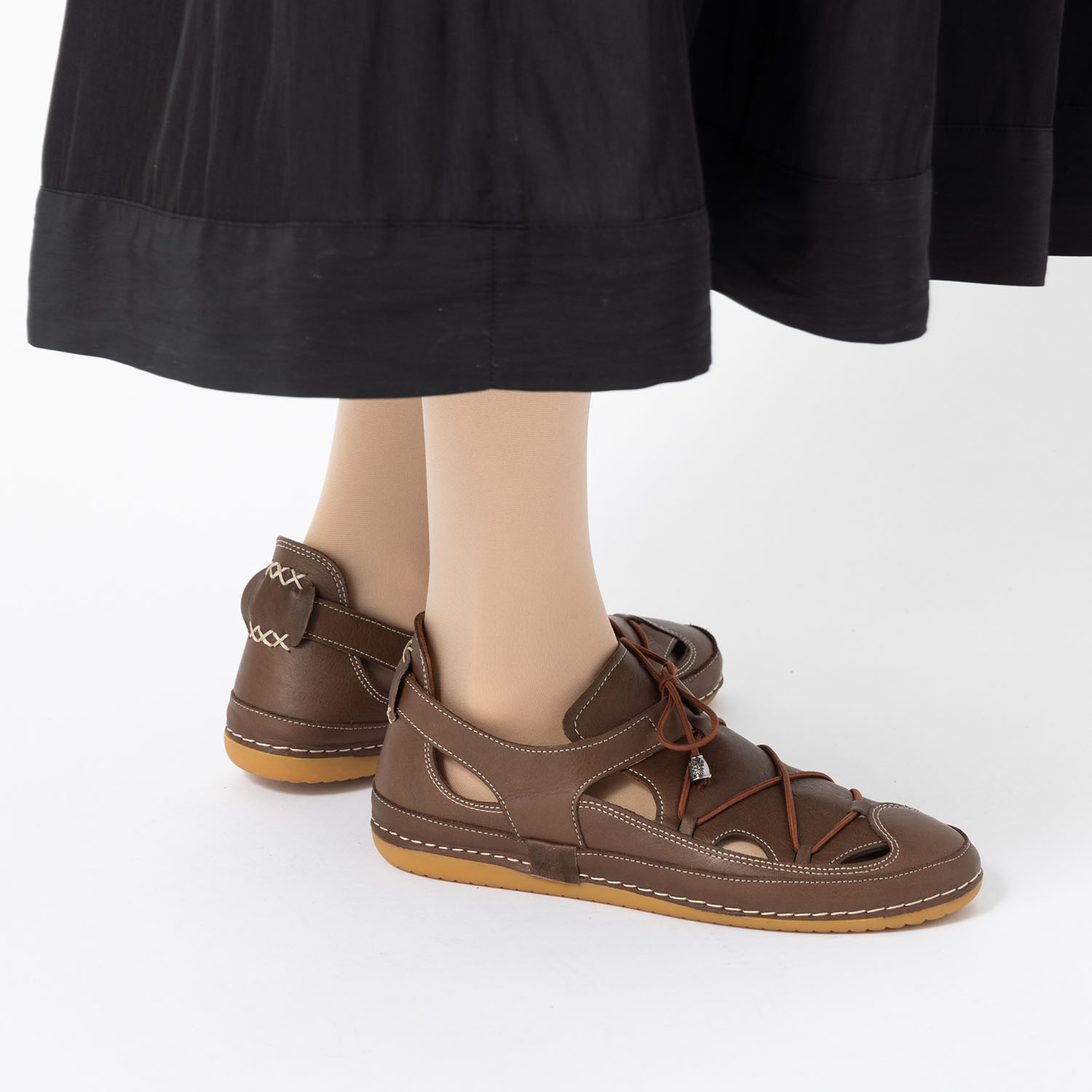 ホッシュ メイドインイスタンブール ソフトカウレザー レースアップスリッポン