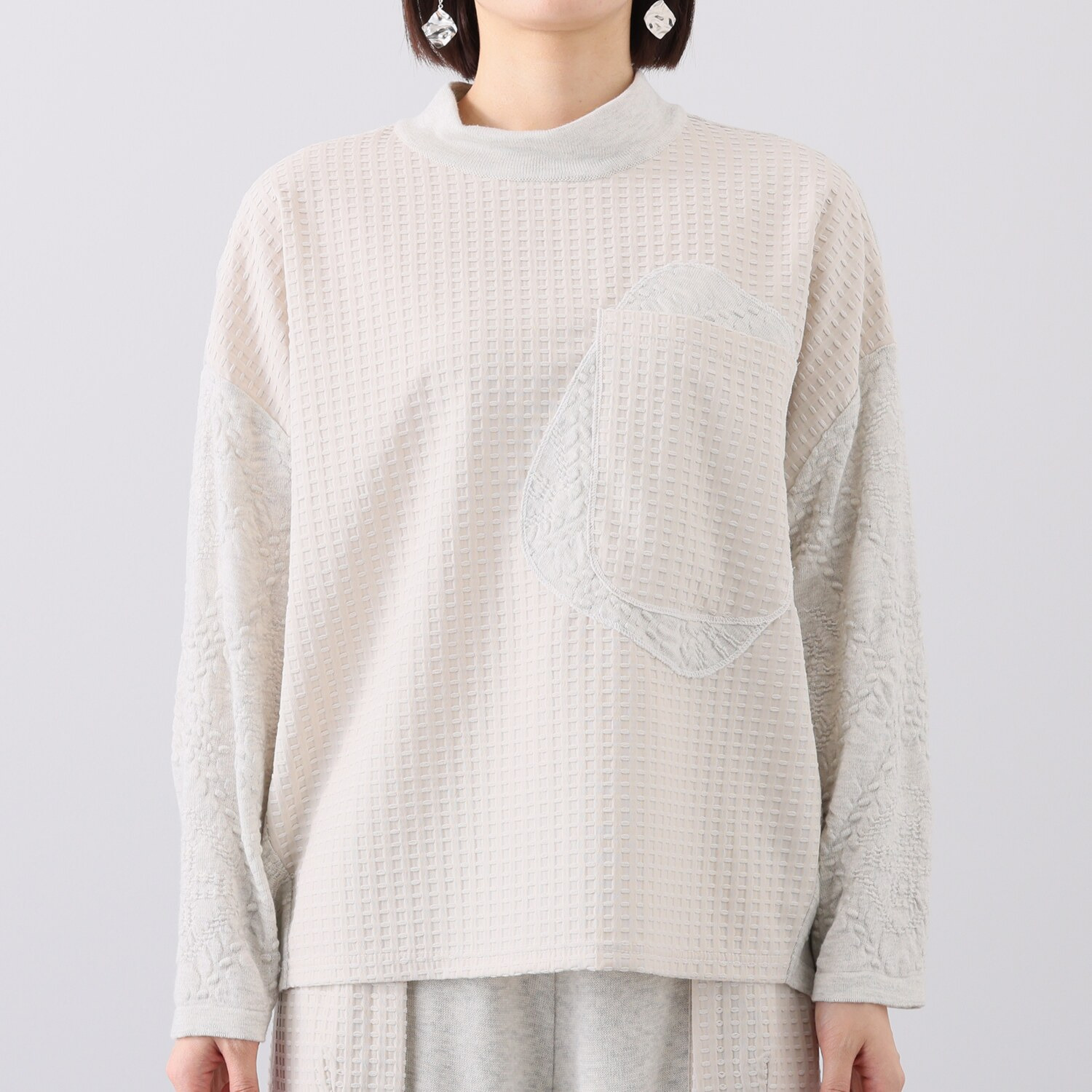 ヨシヨシ バイ　ピージェイ 異素材使い ボックスシルエット デザインプルオーバー