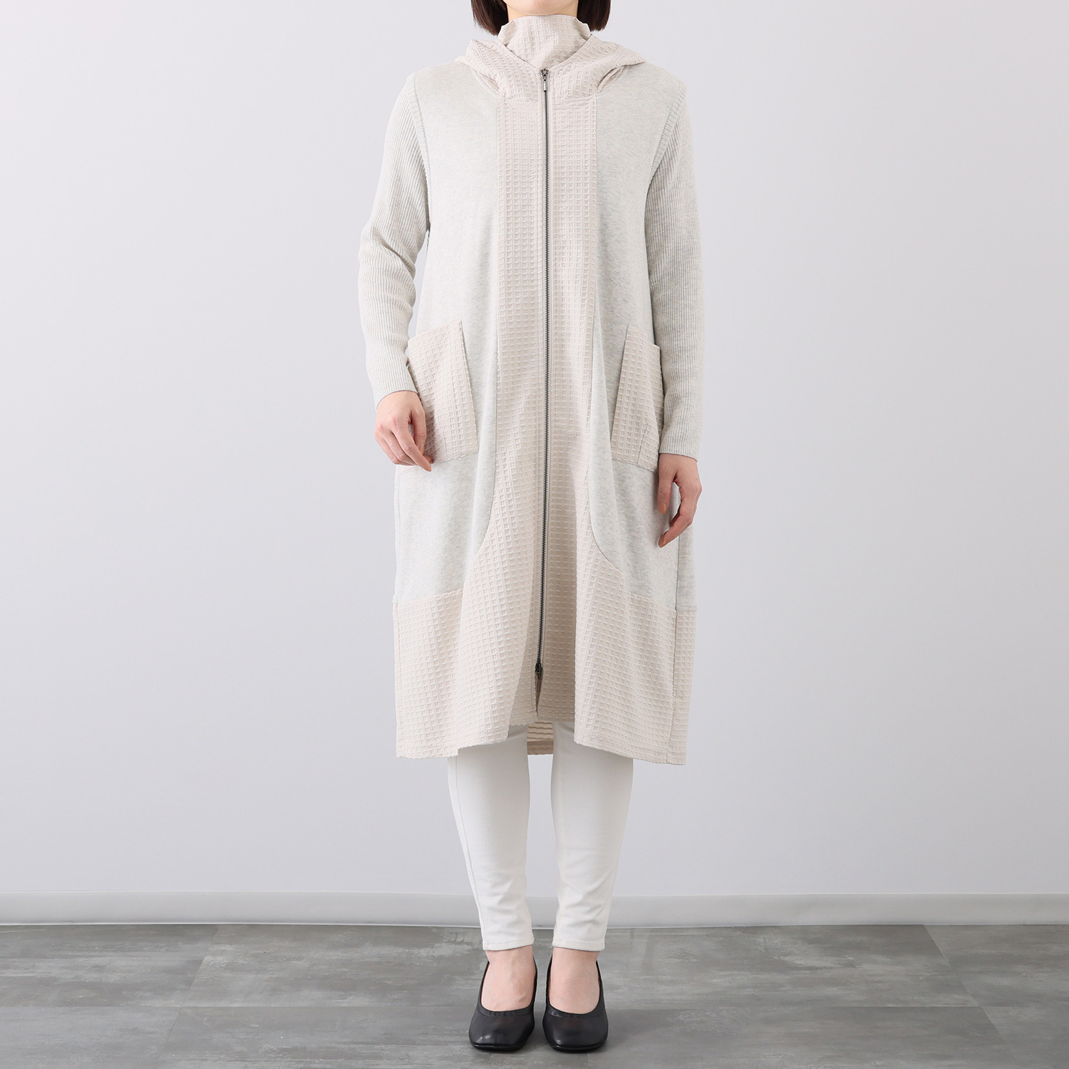 ヨシヨシ バイ　ピージェイ 異素材使い フード付 デザインロングジレ