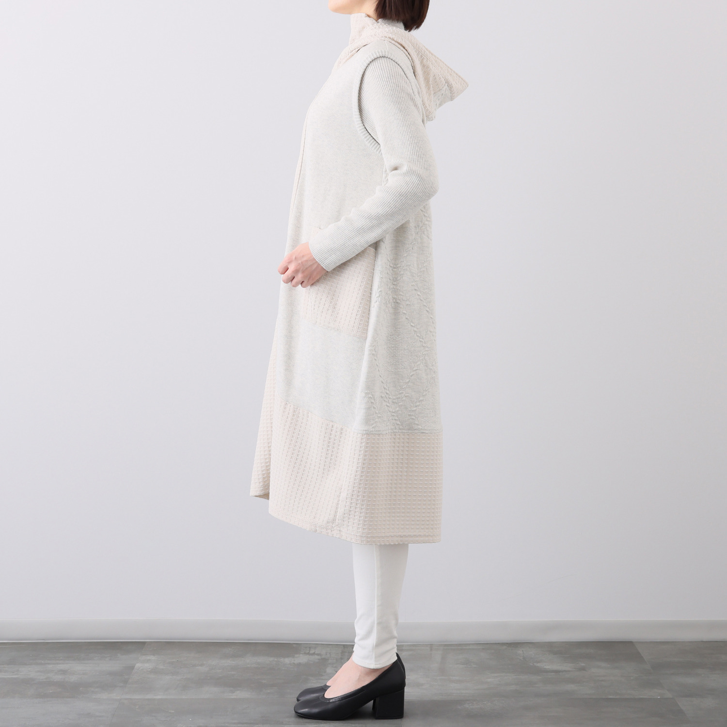 ヨシヨシ バイ　ピージェイ 異素材使い フード付 デザインロングジレ