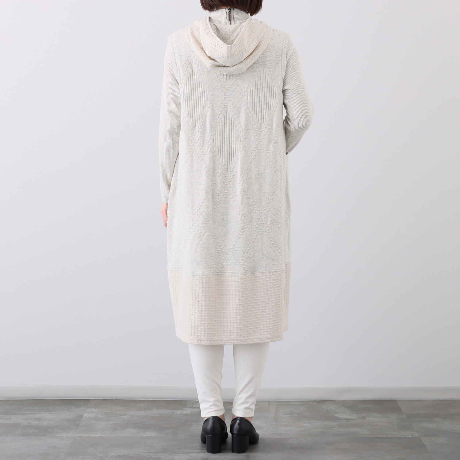 ヨシヨシ バイ　ピージェイ 異素材使い フード付 デザインロングジレ