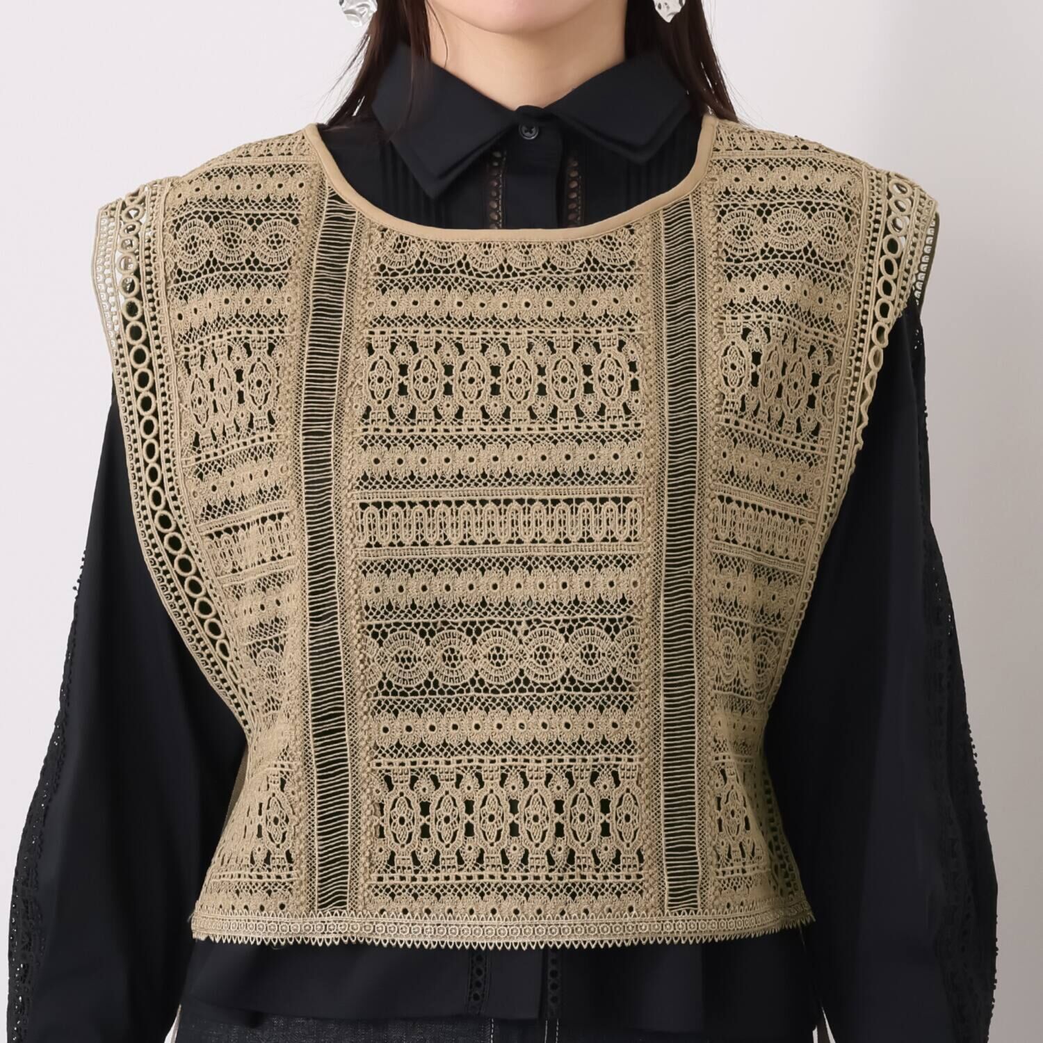 アトリエ　クース ４種類のレース使いで 日常に特別感を！ クワトロレースジレ