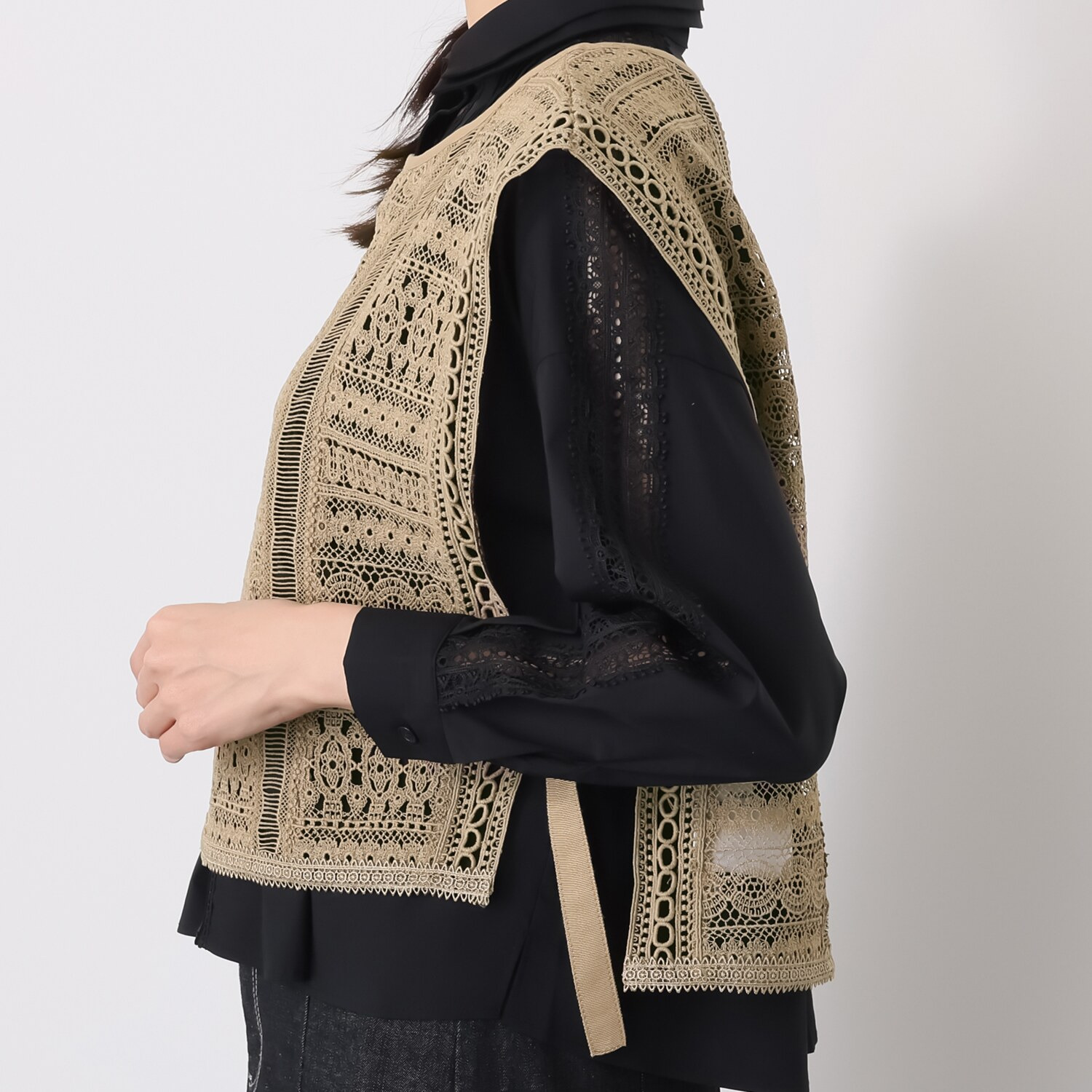 アトリエ　クース ４種類のレース使いで 日常に特別感を！ クワトロレースジレ