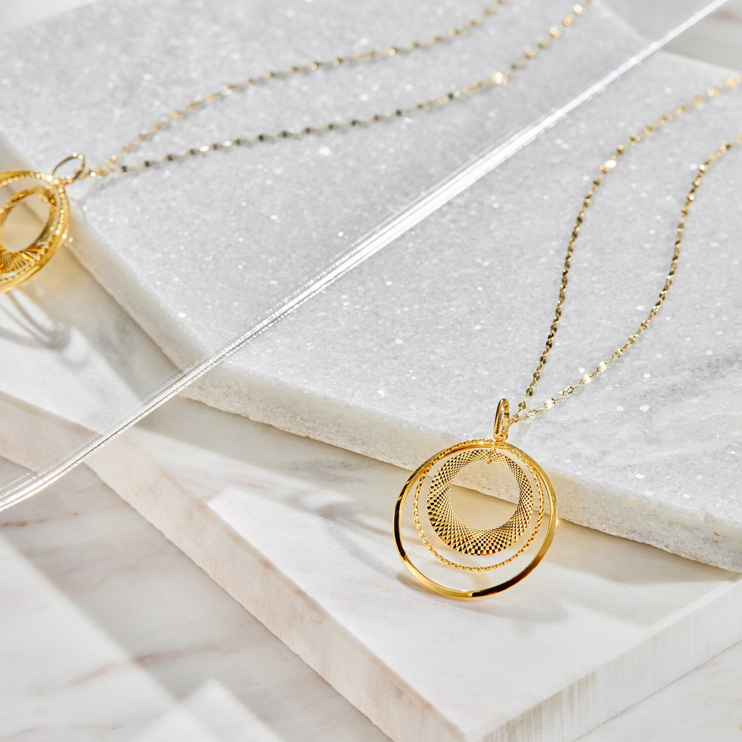 チェルカーレ １８Ｋ ダイヤモンドカット トリプルサークル ペンダントトップ