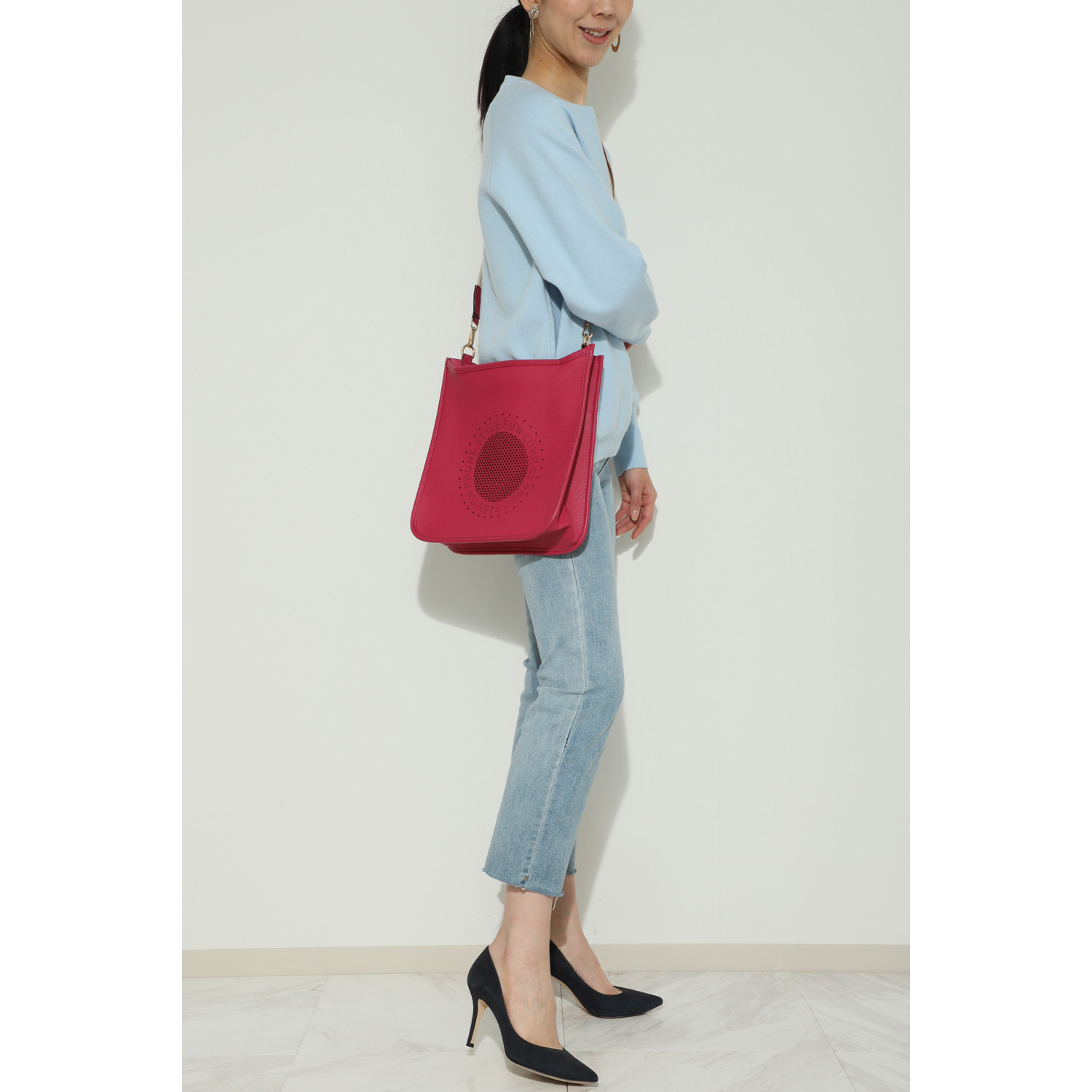 ラルジュ パンチングデザイン ショルダーバッグ