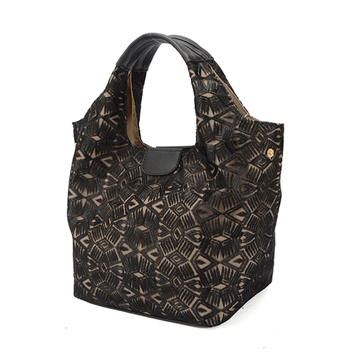ラルジュ ２通りのフォルムが 楽しめる！ エスニック風柄 トートバッグ