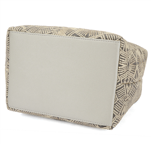 ラルジュ ２通りのフォルムが 楽しめる！ エスニック風柄 トートバッグ