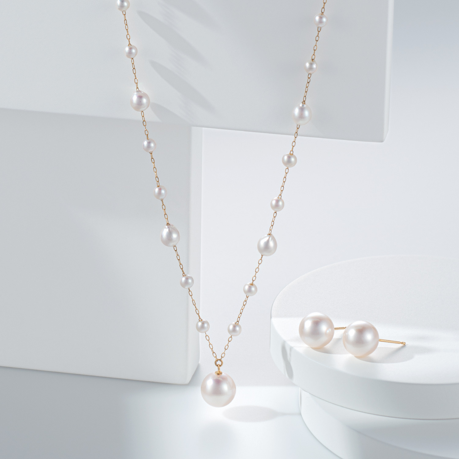 ジュペレ １８Ｋ 国産アコヤパール ベビー＆大玉９ｍｍＵＰ スペシャルピッチ ステーションネックレス