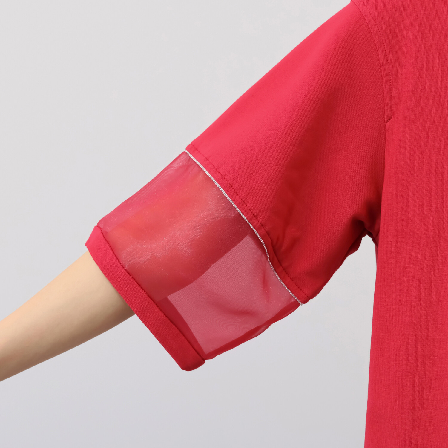 ミミコプラス 綿混素材で肌心地抜群 透け感とフォルムが美しい バルーンスリーブ ボトルネックプルオーバー