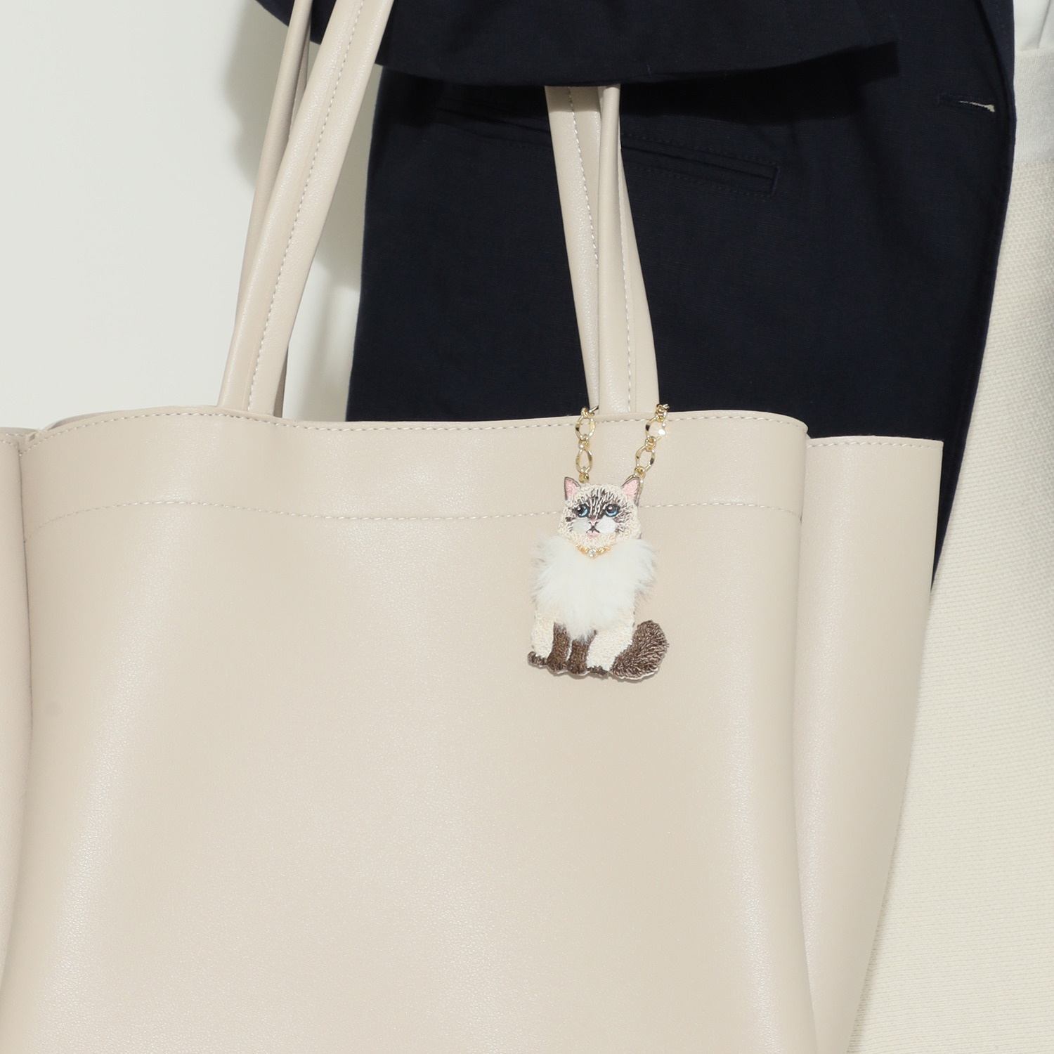 ラカム ツンデレキャットシリーズ 日本製　手作業組み立て チャームにもなる！ 立体刺しゅうブローチ