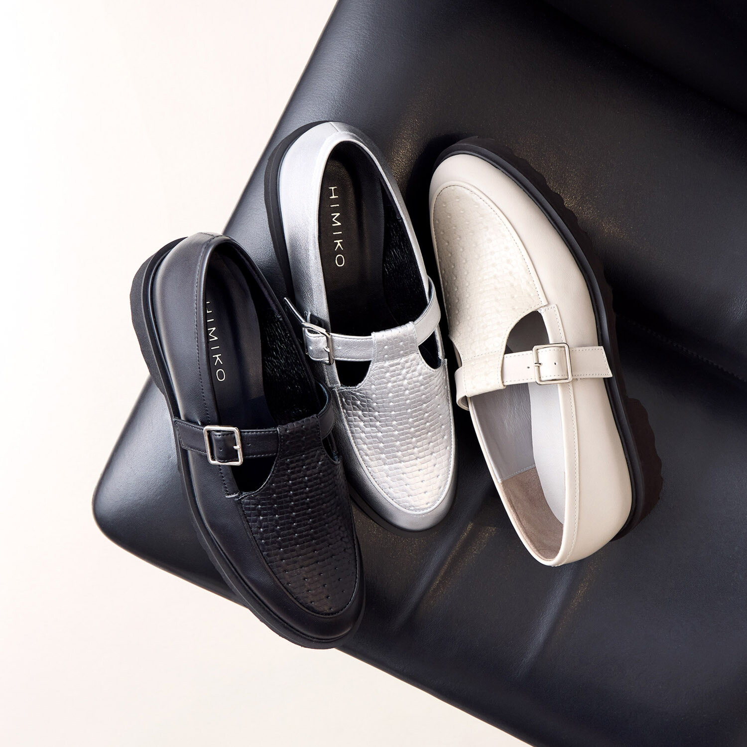 卑弥呼 ＜日本製＞ 牛革 Ｔストラップローファー