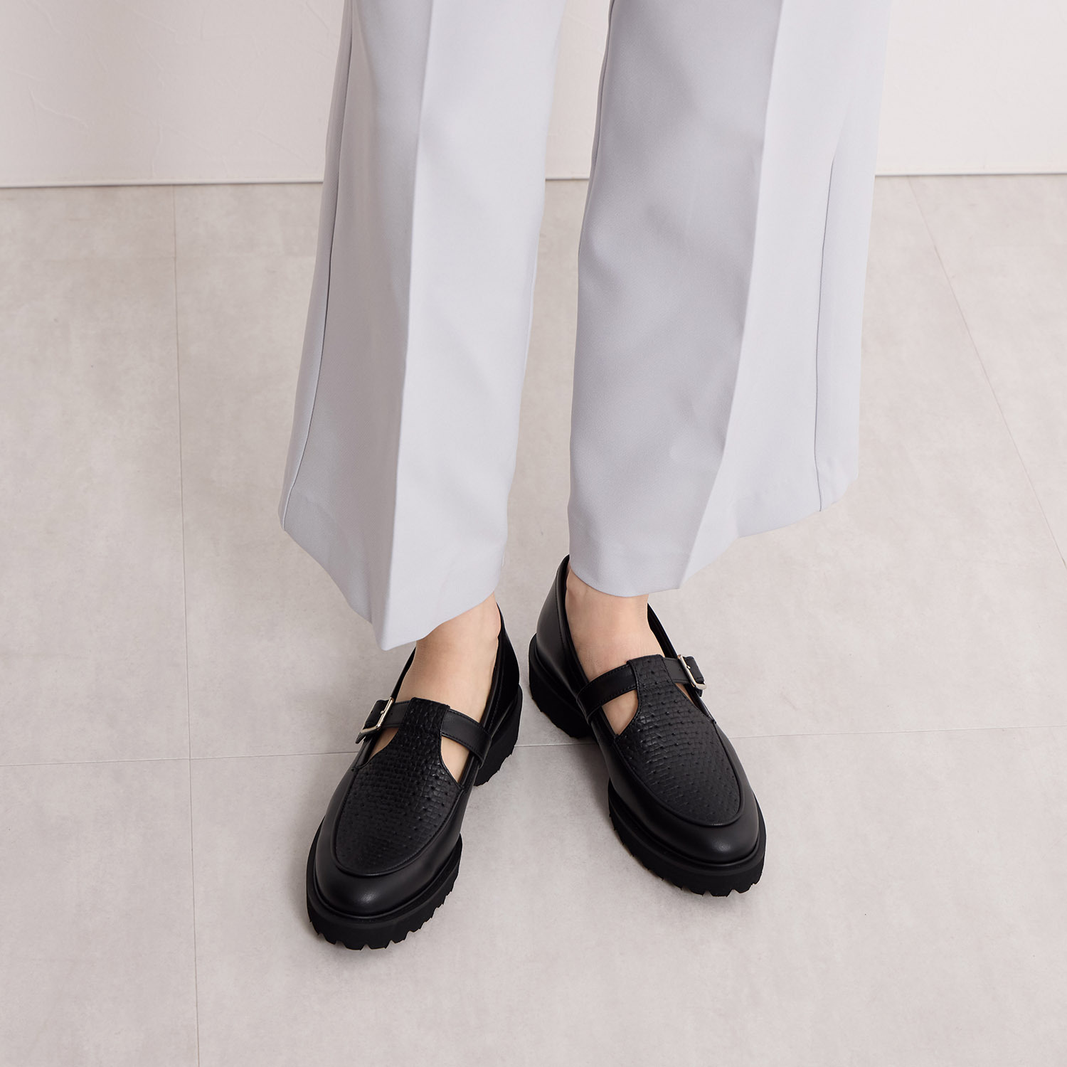 卑弥呼 ＜日本製＞ 牛革 Ｔストラップローファー