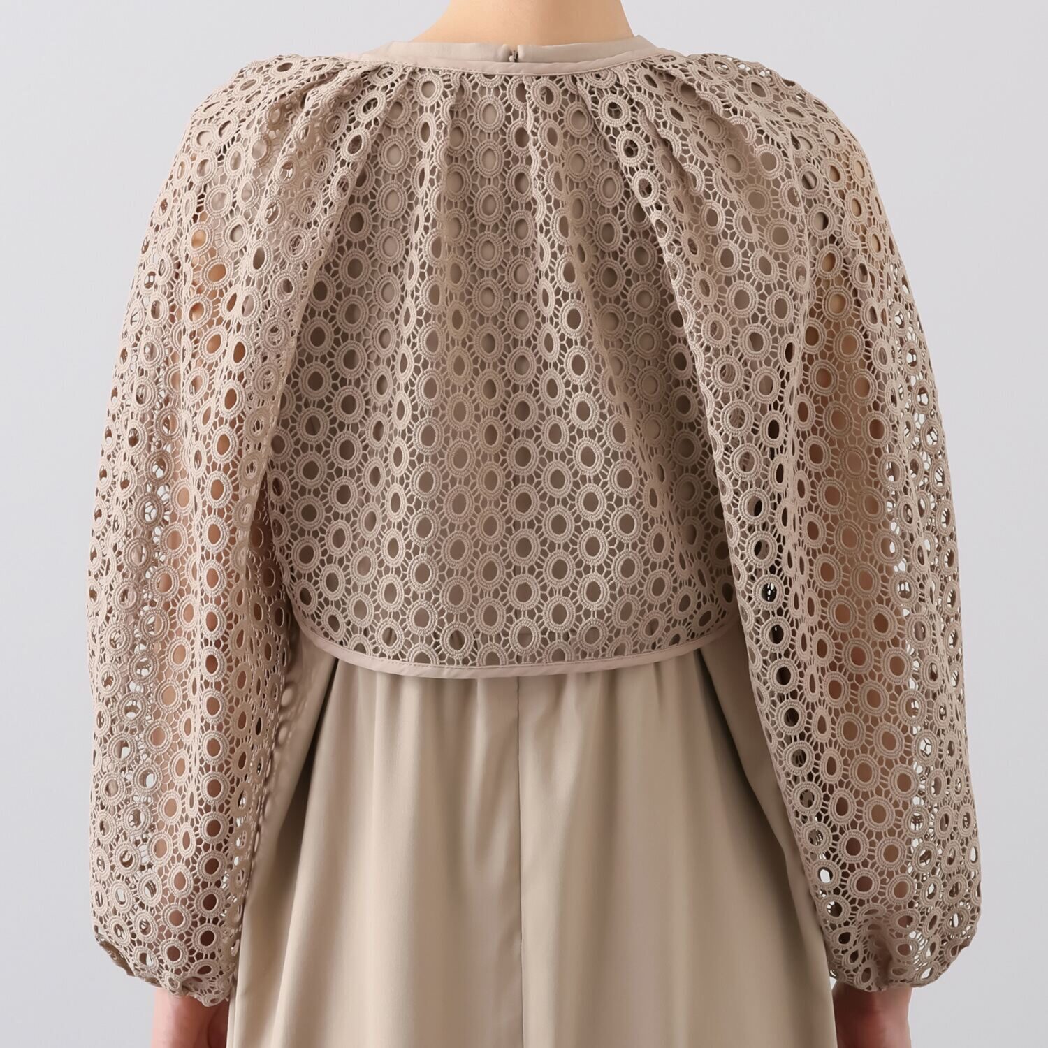 ボンボン・エ・ショコラ ボリュームスリーブ レースボレロ