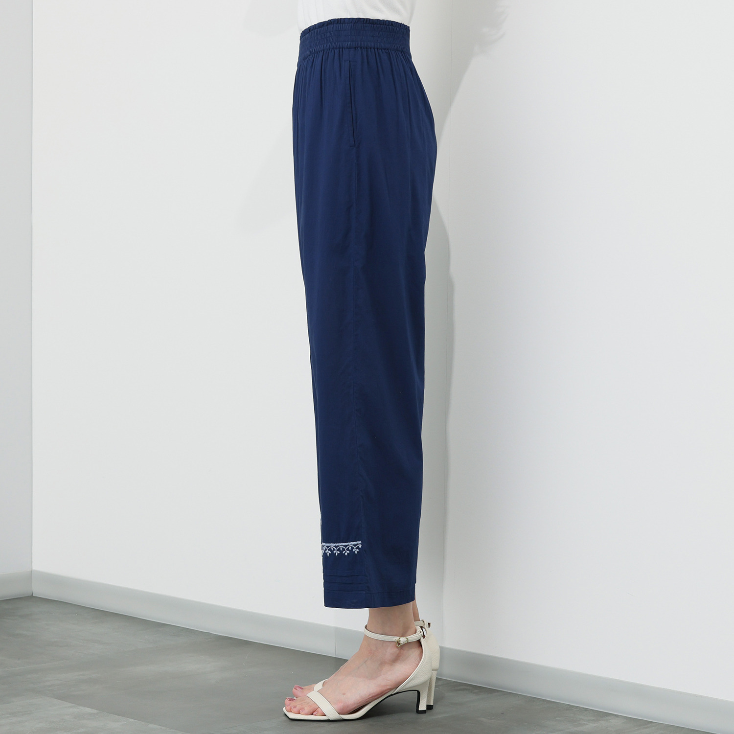 シルカシア インドの伝統工芸 チカン刺しゅう ワイドパンツ