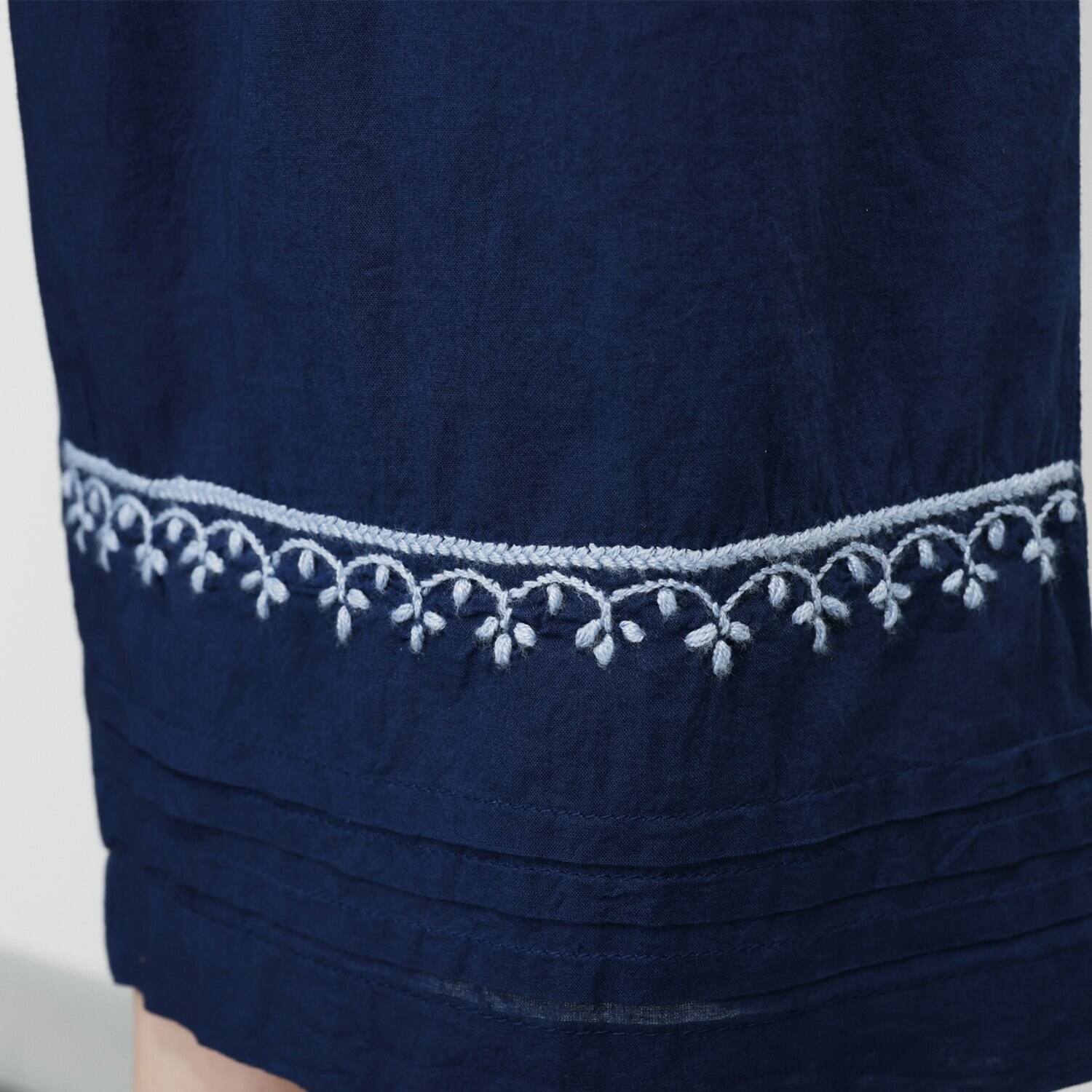 シルカシア インドの伝統工芸 チカン刺しゅう ワイドパンツ