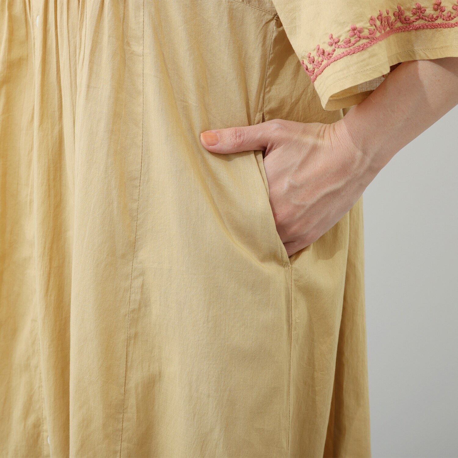 シルカシア インドの伝統工芸 チカン刺しゅう ロングワンピース