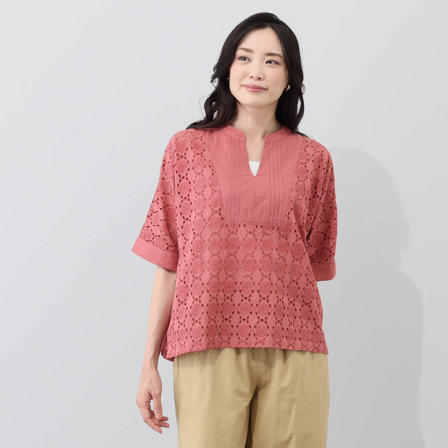 シルカシア シフリー刺しゅう プルオーバー