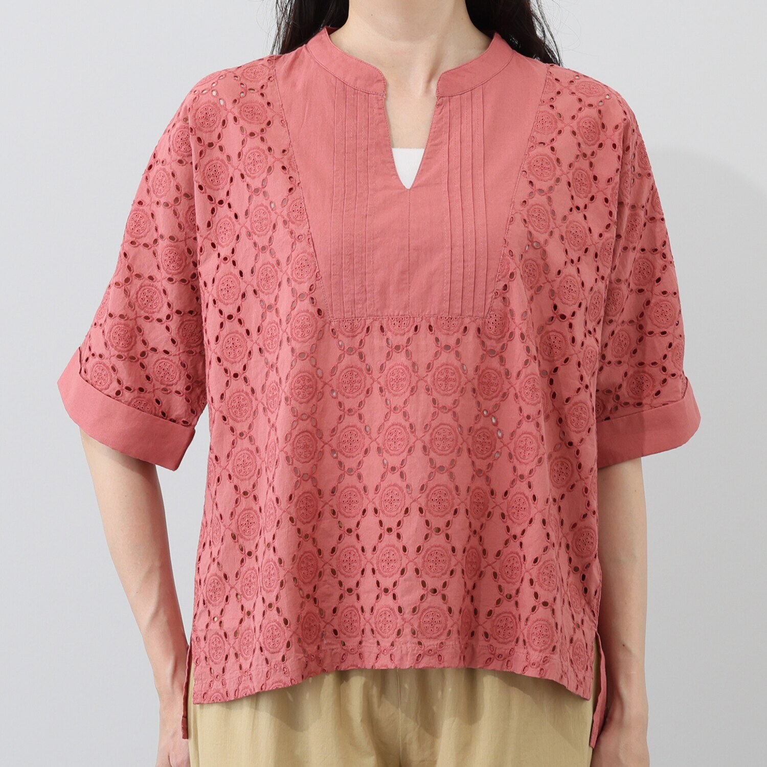 シルカシア シフリー刺しゅう プルオーバー