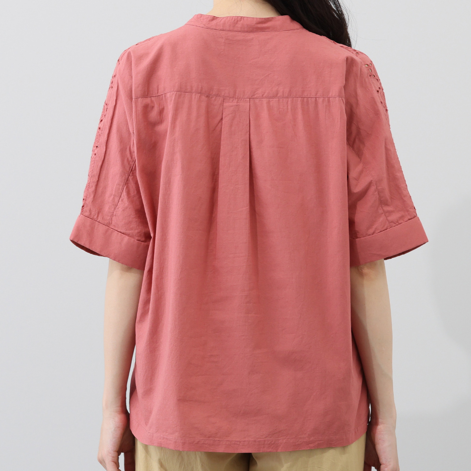 シルカシア シフリー刺しゅう プルオーバー