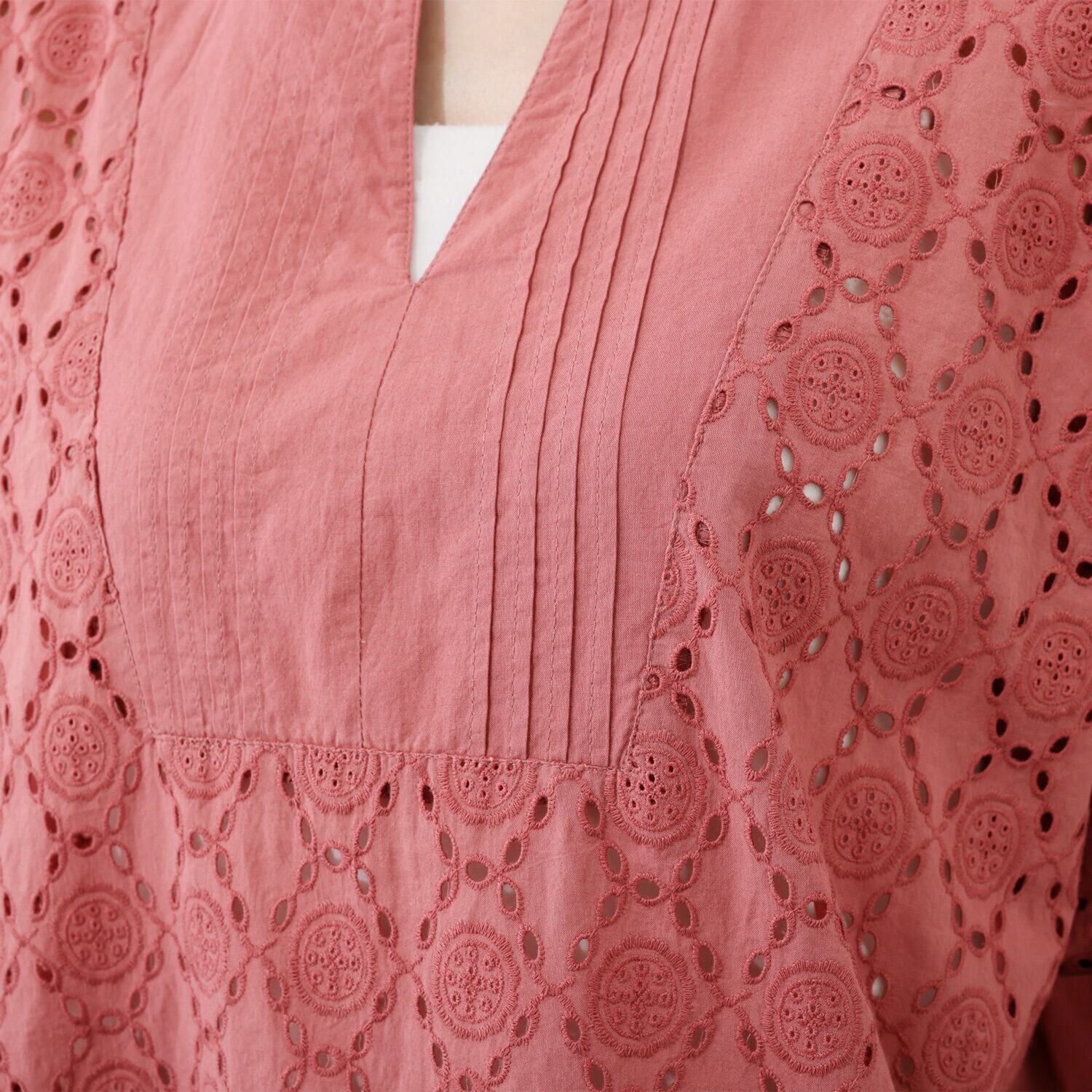 シルカシア シフリー刺しゅう プルオーバー