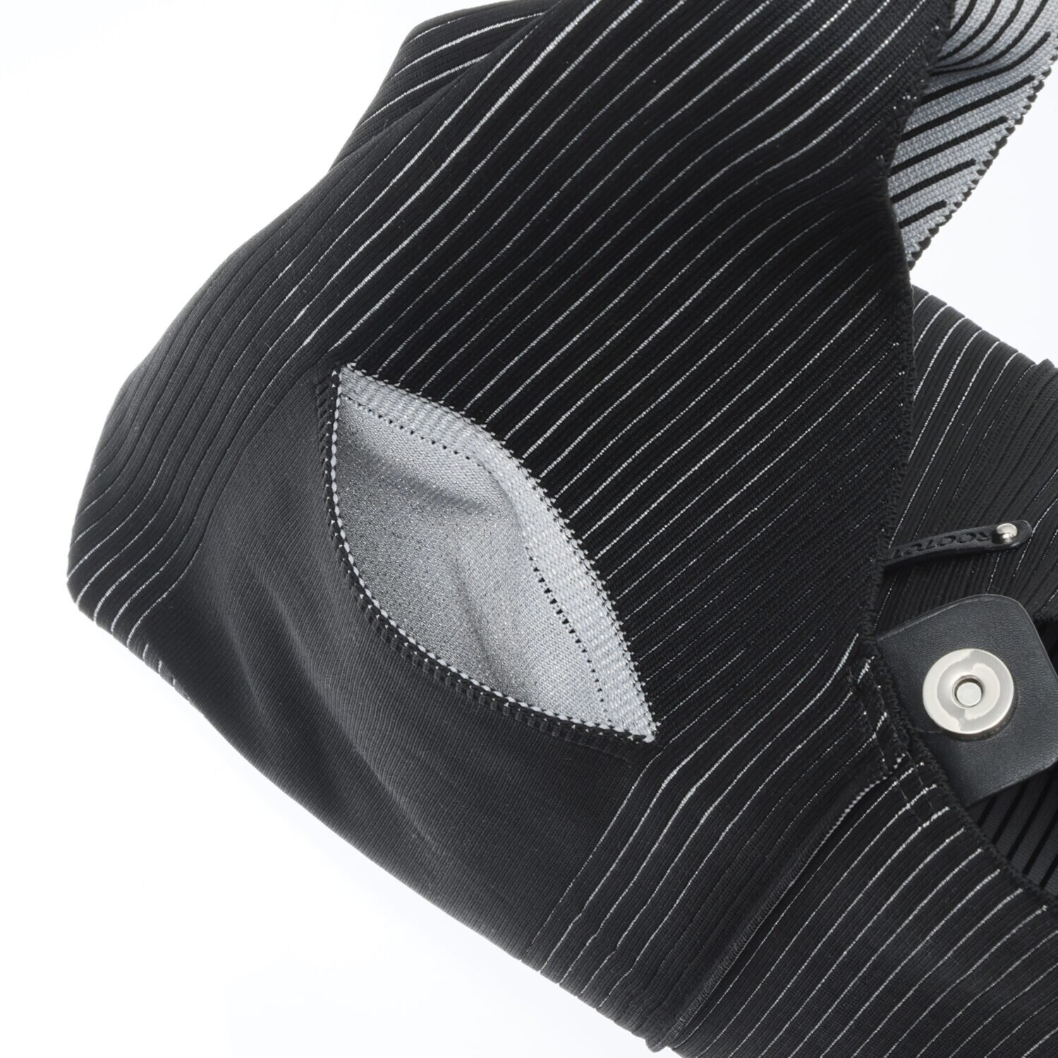 ルートート ニット素材の ワンショルダー トートバッグ