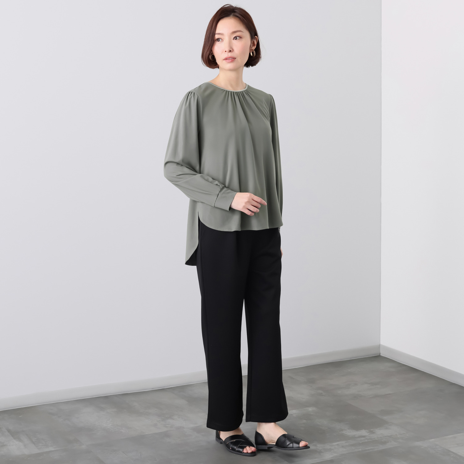 センスローブ ドレープカットソー サテンアクセント プルオーバー