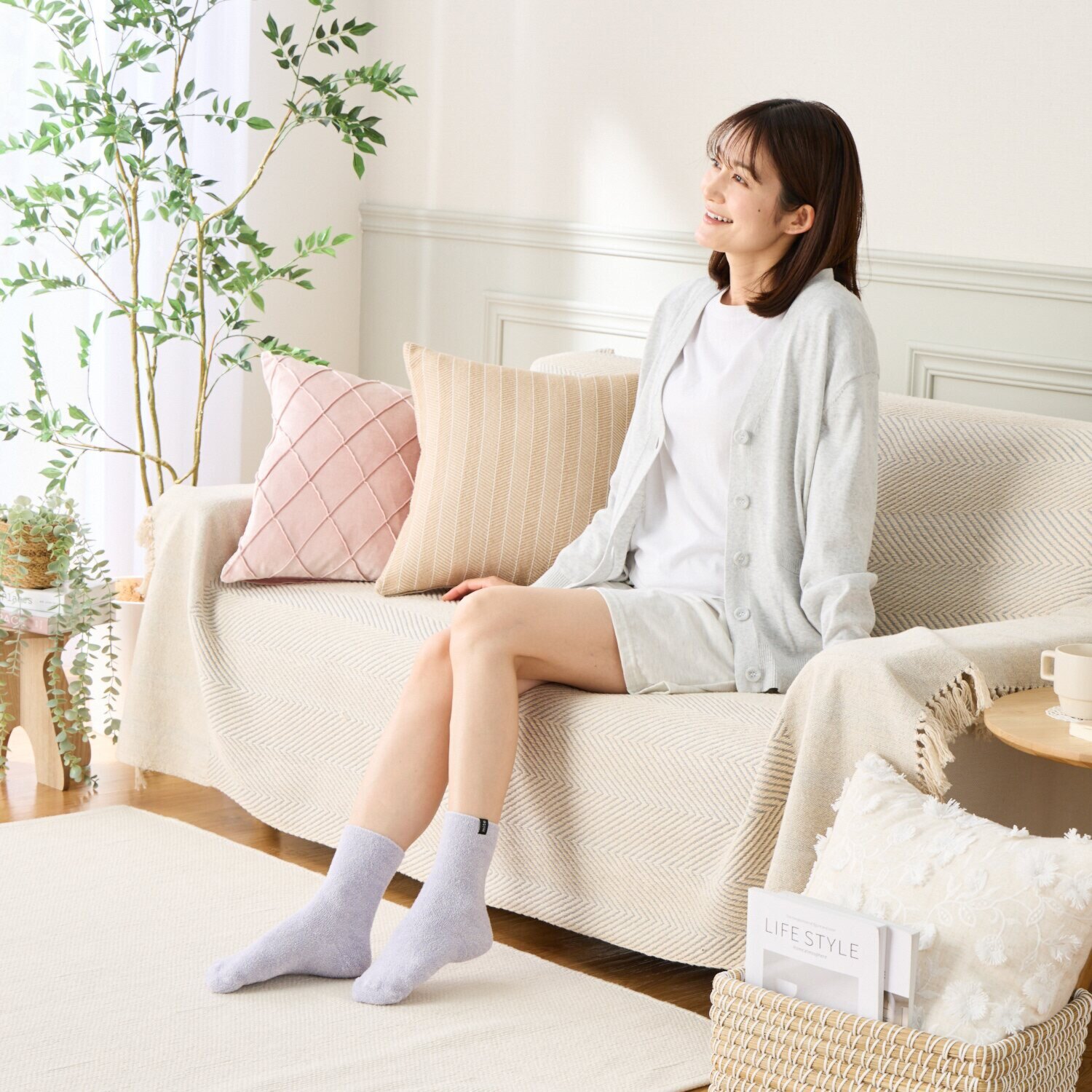 ミーテ コットン＆シルク使用 柔らかなフィット感で 足先を温める！ ゆるゆるソックス同色３足
